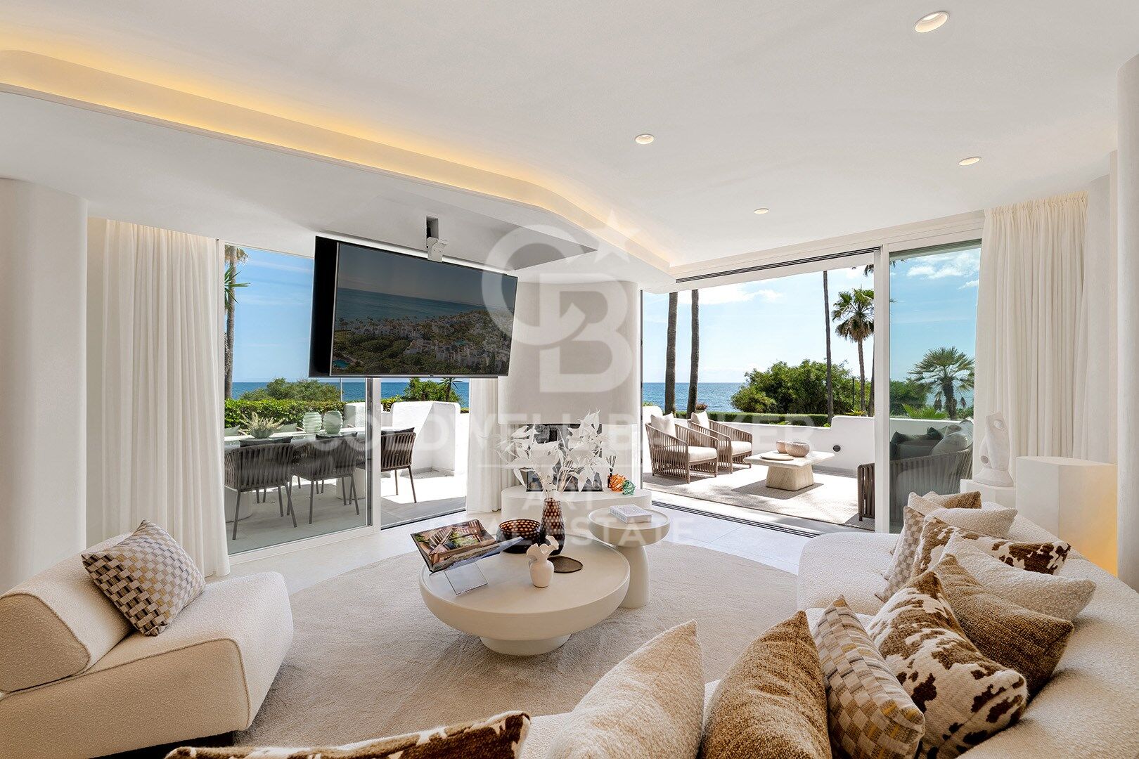 Exclusive Contemporary Beachfront Residence in Alcazaba Beach