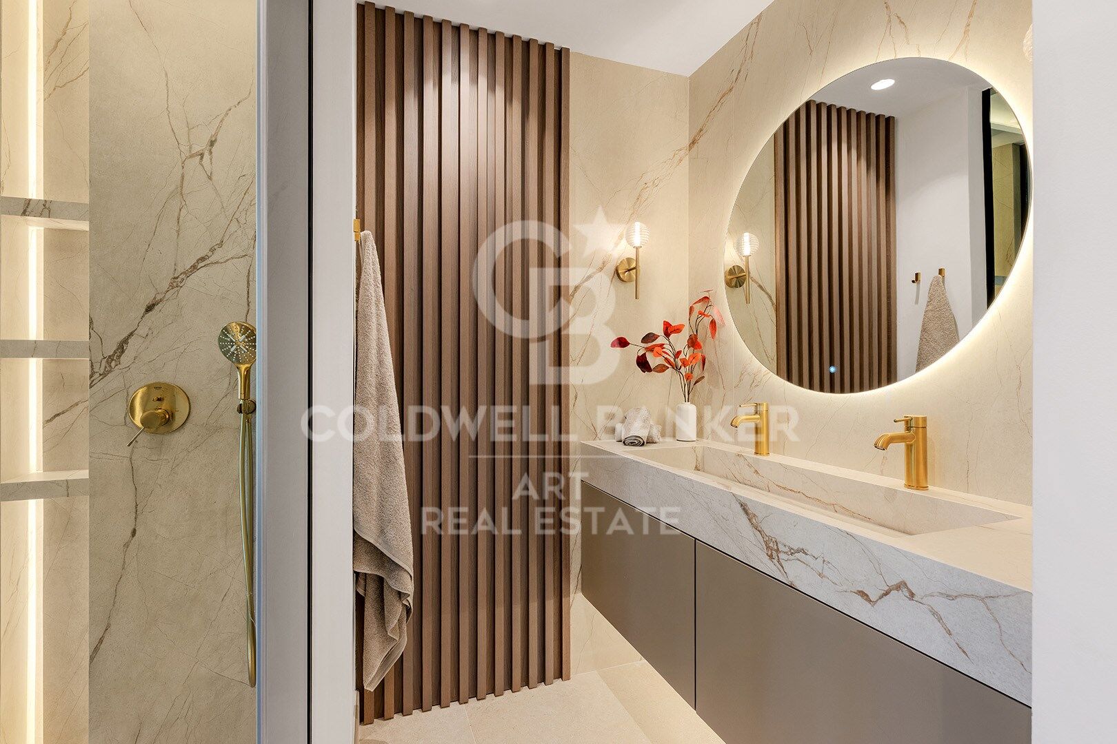 Exclusive Contemporary Beachfront Residence in Alcazaba Beach