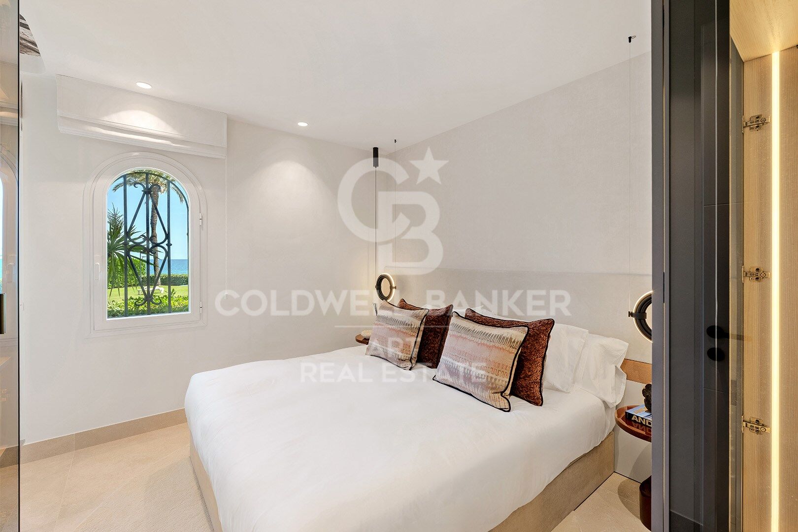 Exclusive Contemporary Beachfront Residence in Alcazaba Beach