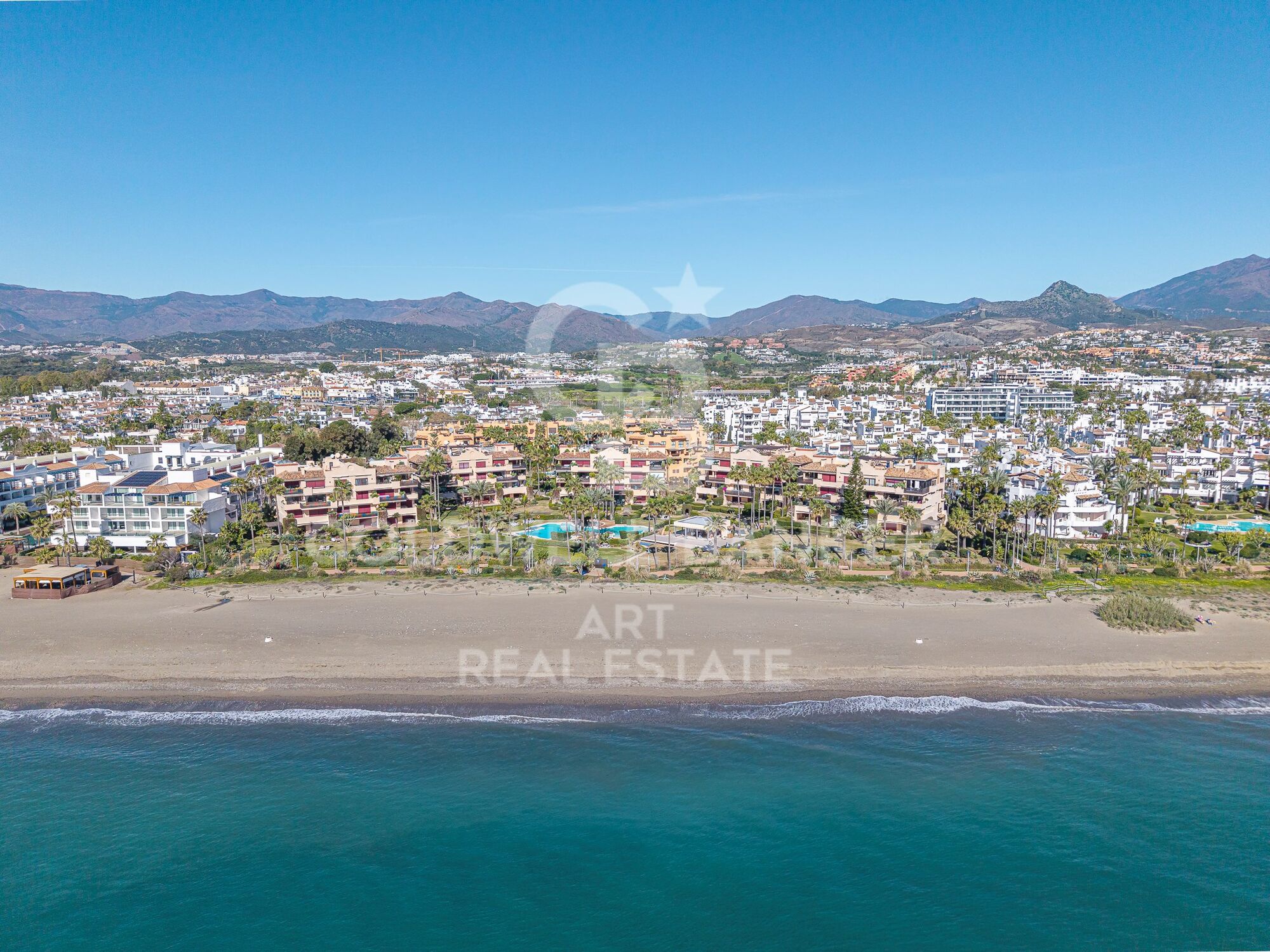 Exklusive renovierte Wohnung in erster Strandlinie in Costalita del Mar