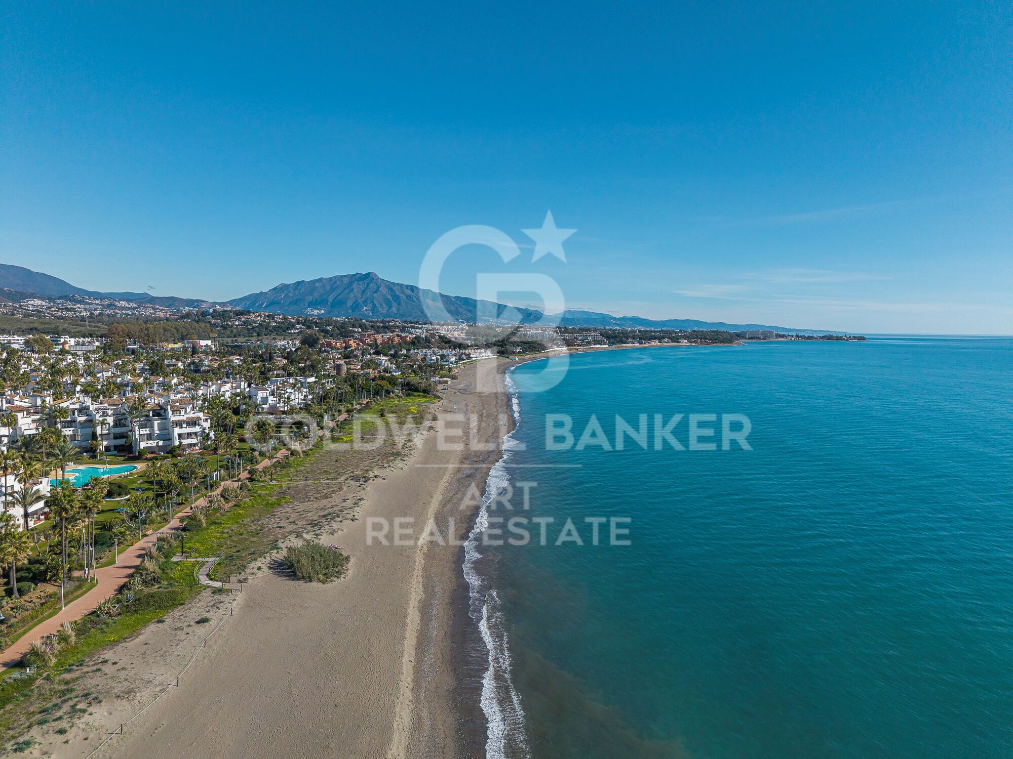 Exklusive renovierte Wohnung in erster Strandlinie in Costalita del Mar