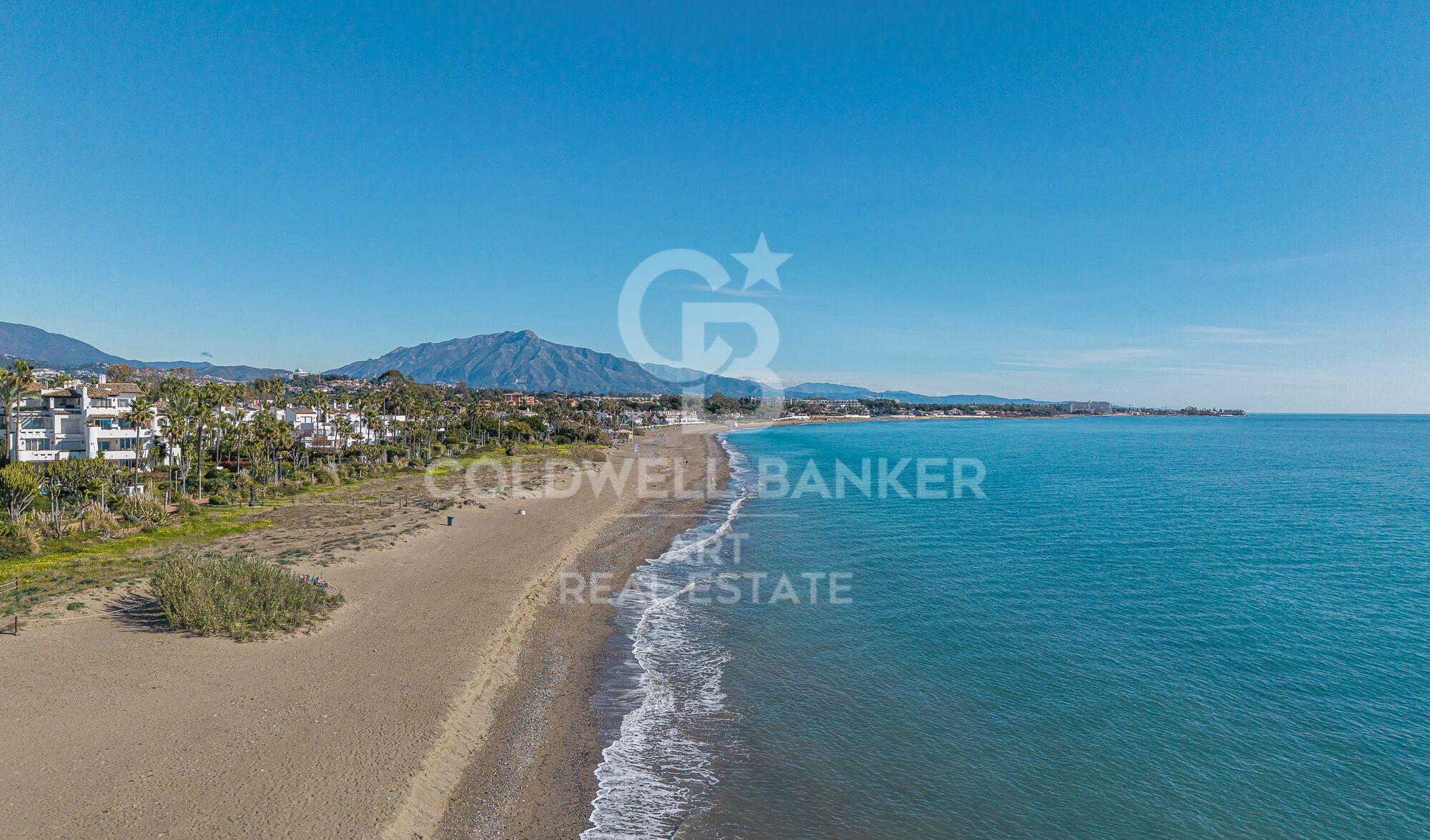 Exklusive renovierte Wohnung in erster Strandlinie in Costalita del Mar
