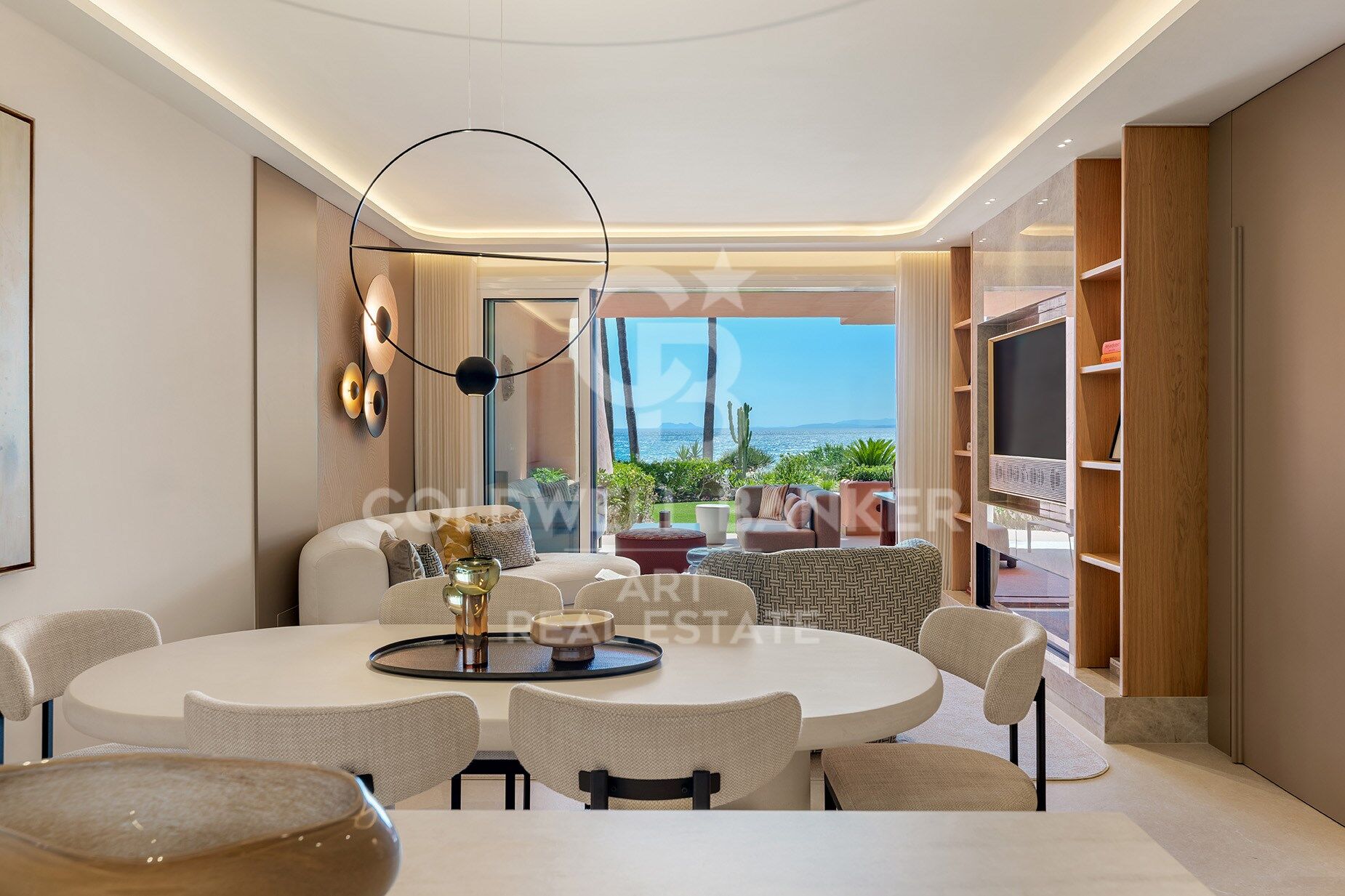 Elegante vivienda reformada en primera línea de playa en Cabo Bermejo