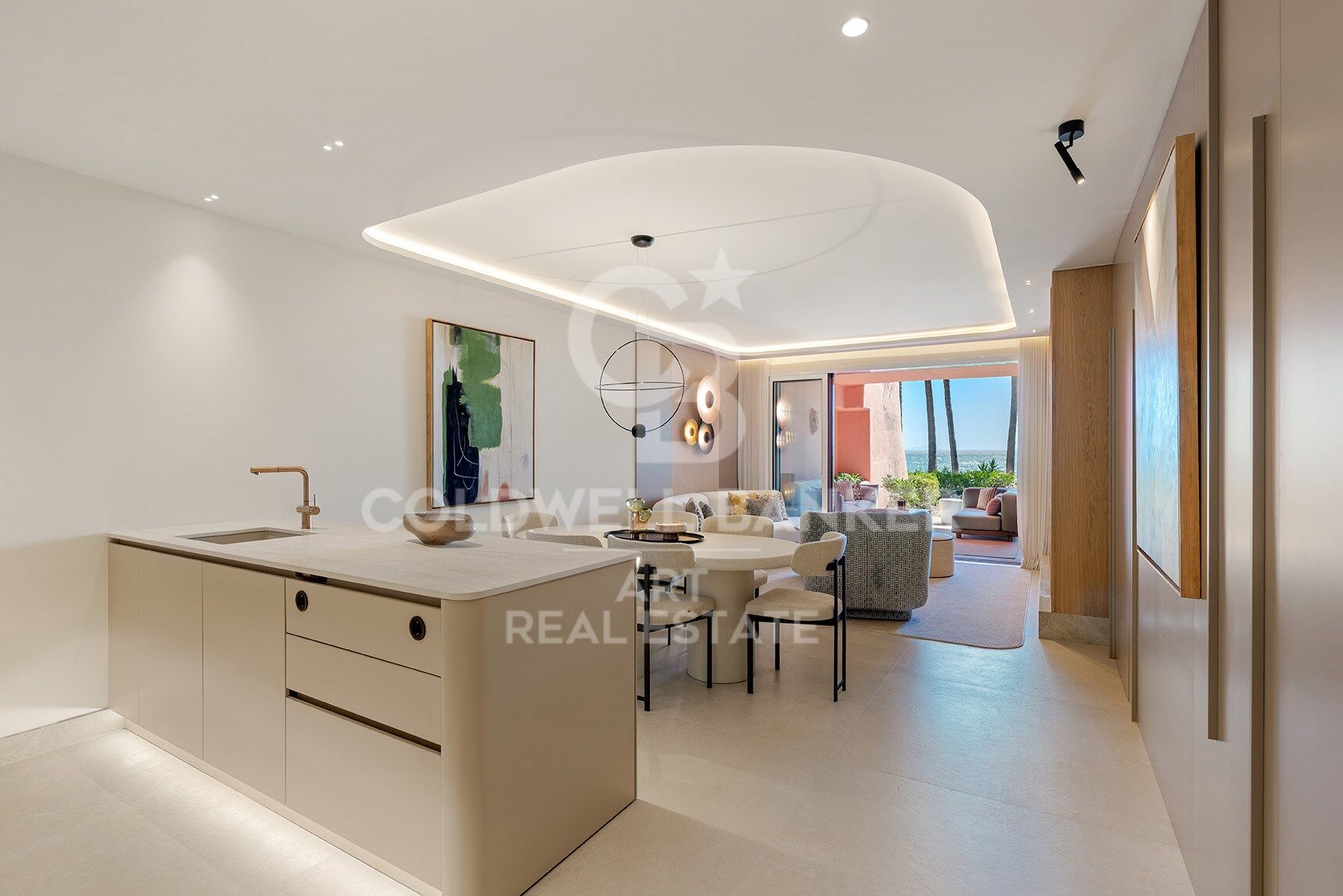 Elegante vivienda reformada en primera línea de playa en Cabo Bermejo