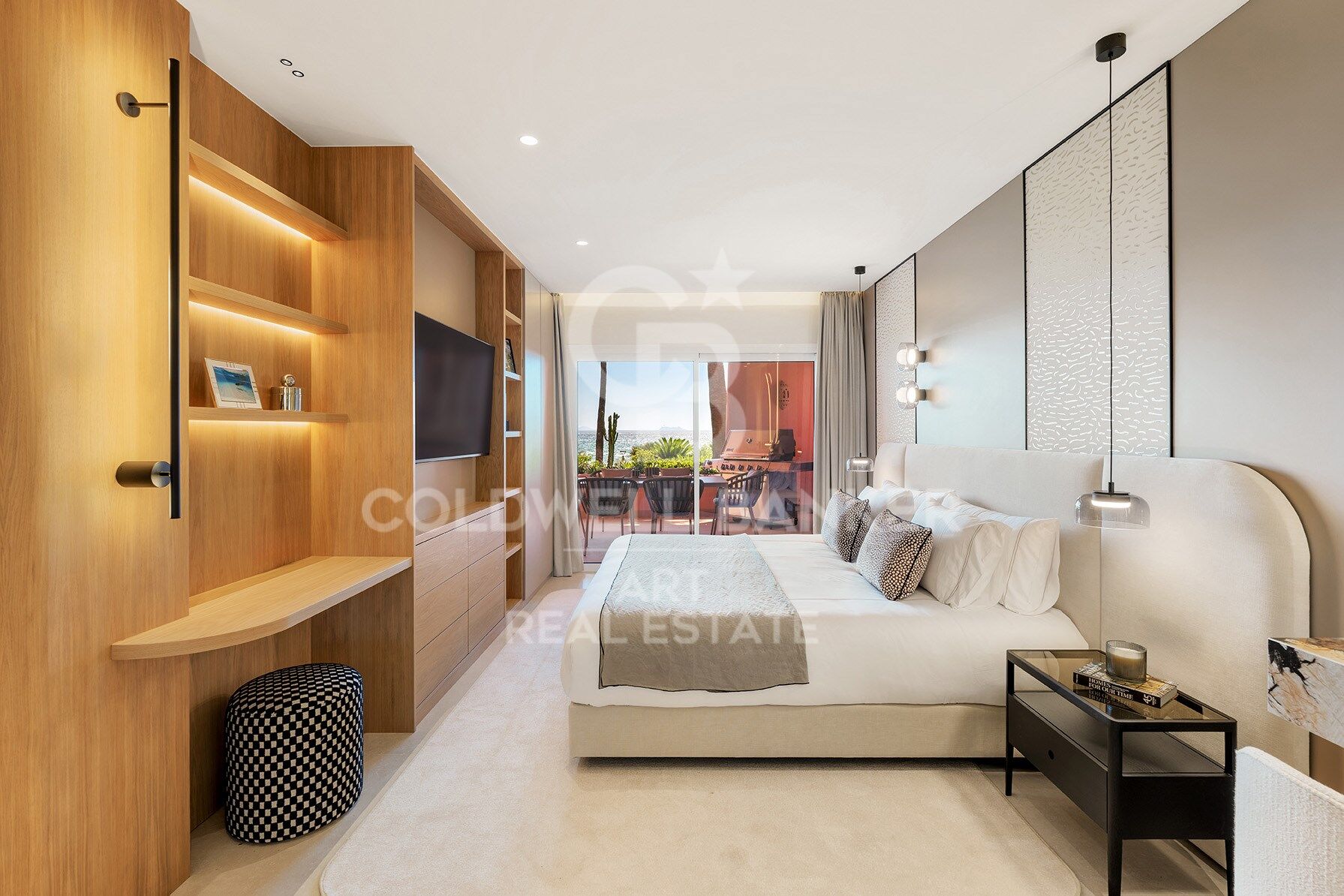 Elegante vivienda reformada en primera línea de playa en Cabo Bermejo