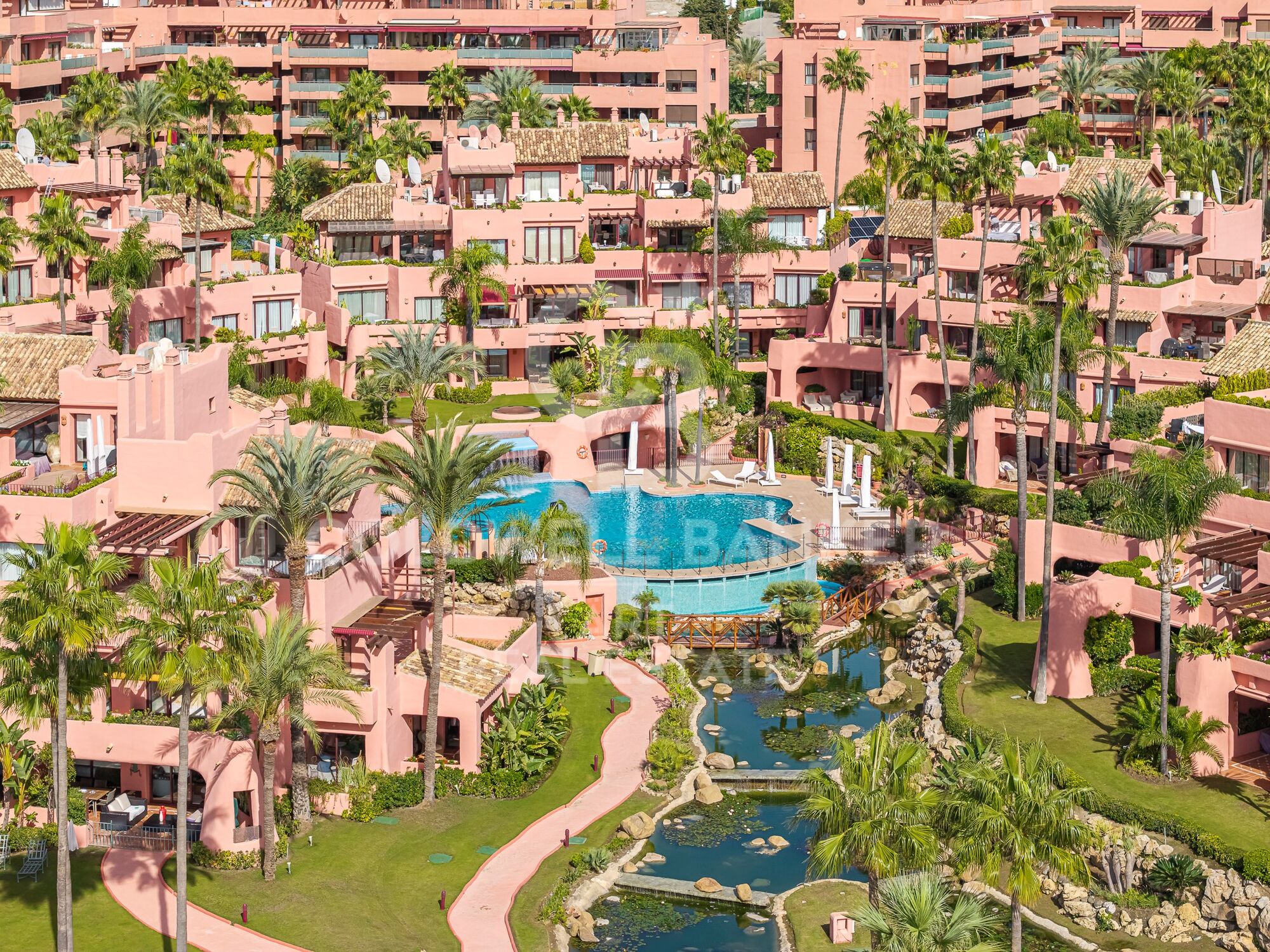 Elegante vivienda reformada en primera línea de playa en Cabo Bermejo