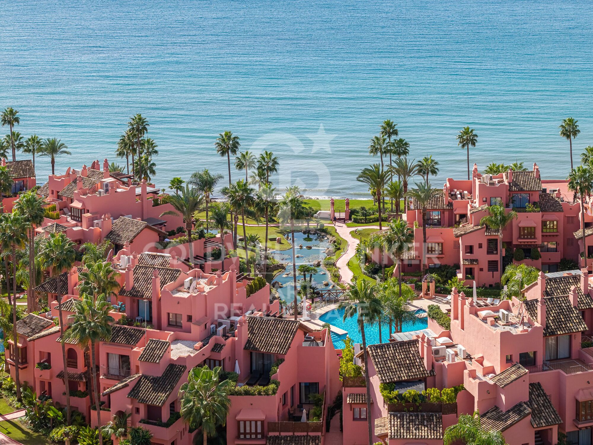 Elegante vivienda reformada en primera línea de playa en Cabo Bermejo