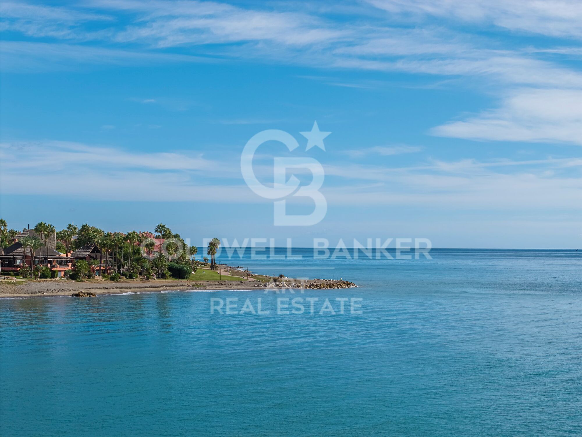 Elegante vivienda reformada en primera línea de playa en Cabo Bermejo