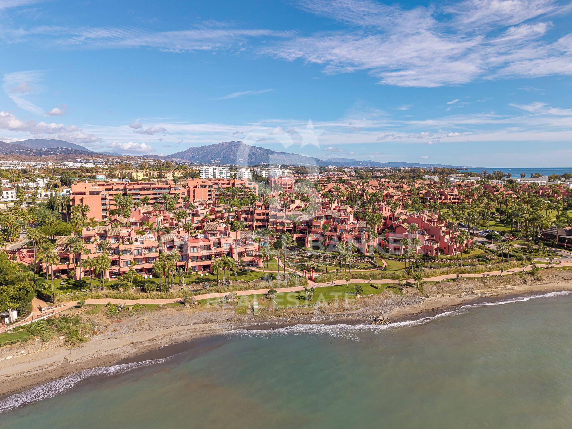 Elegante vivienda reformada en primera línea de playa en Cabo Bermejo