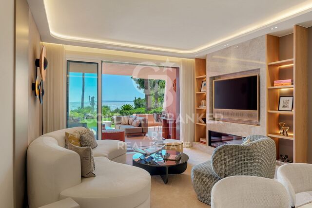 Elegante renovierte Residenz in erster Strandlinie in Cabo Bermejo