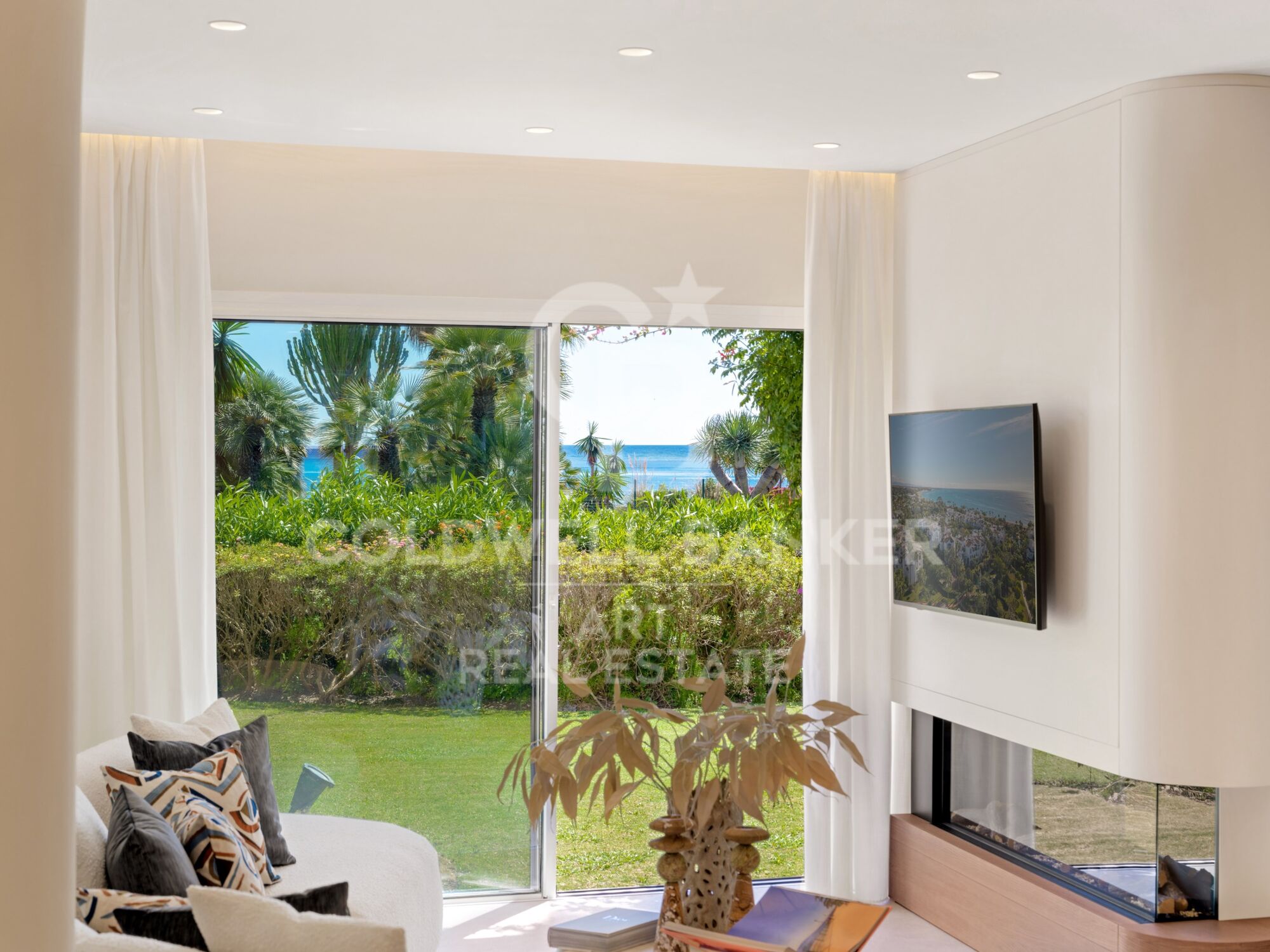 Exclusive Brand-New Beachfront Apartment in Costalita