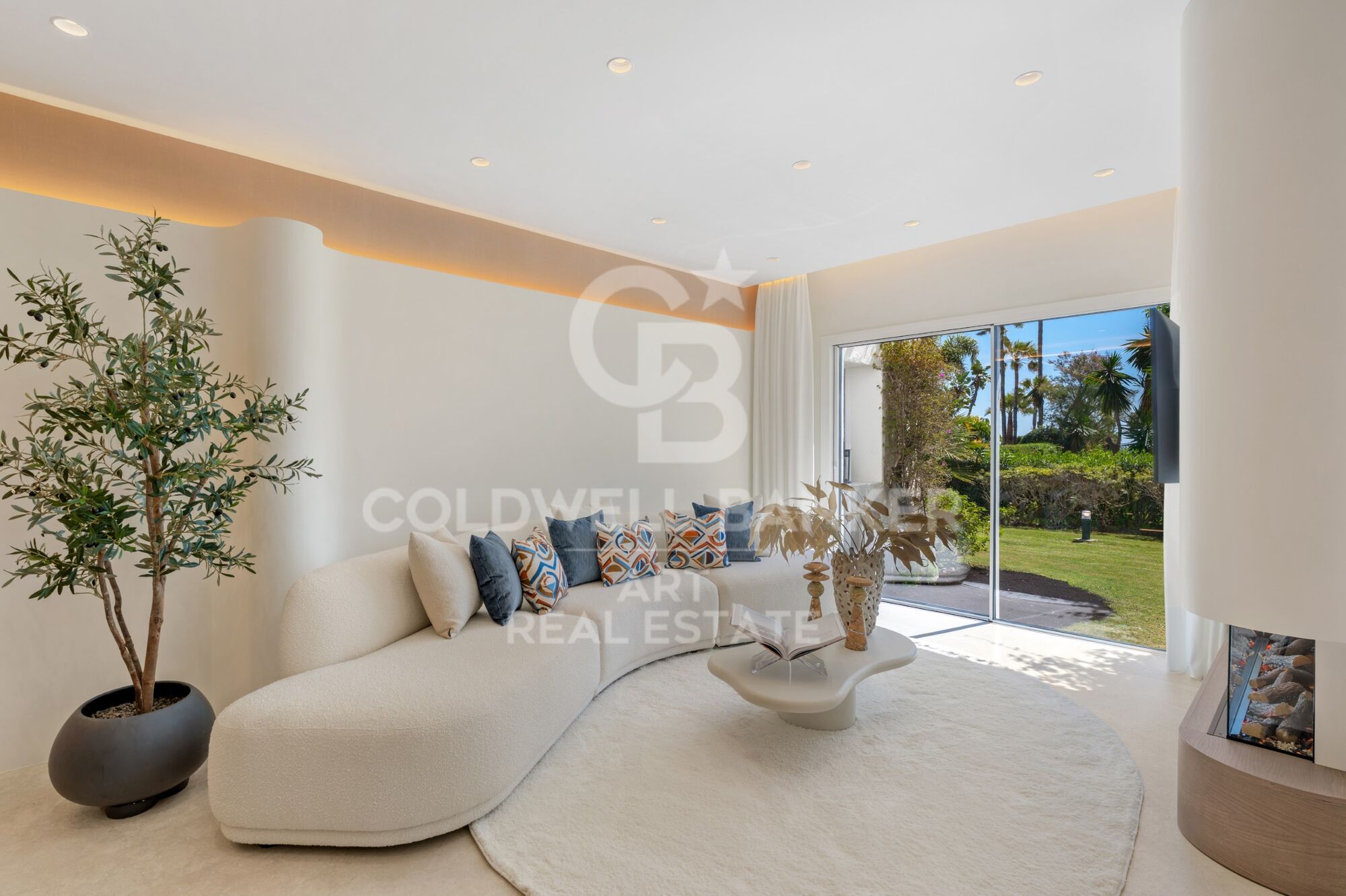 Exclusive Brand-New Beachfront Apartment in Costalita