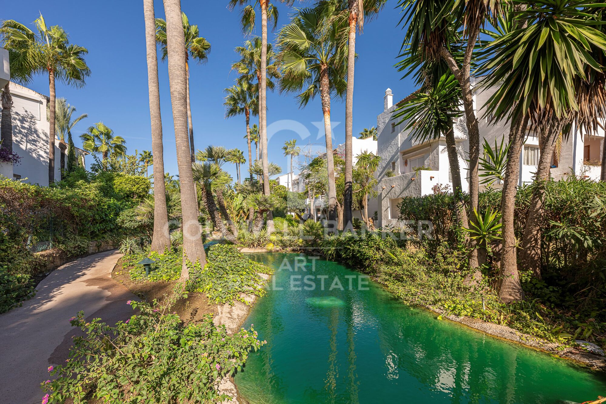 Exclusive Brand-New Beachfront Apartment in Costalita