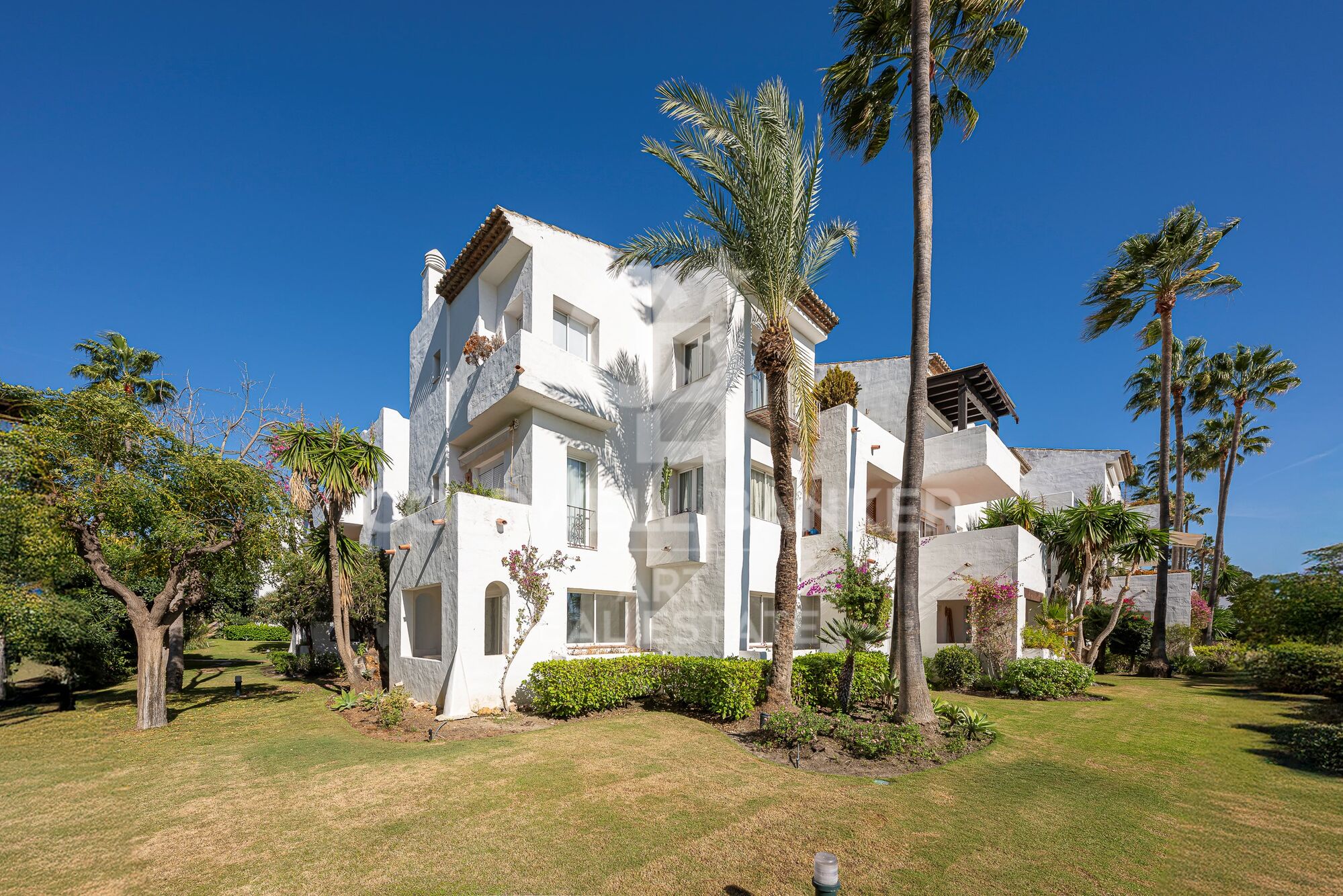 Exclusive Brand-New Beachfront Apartment in Costalita