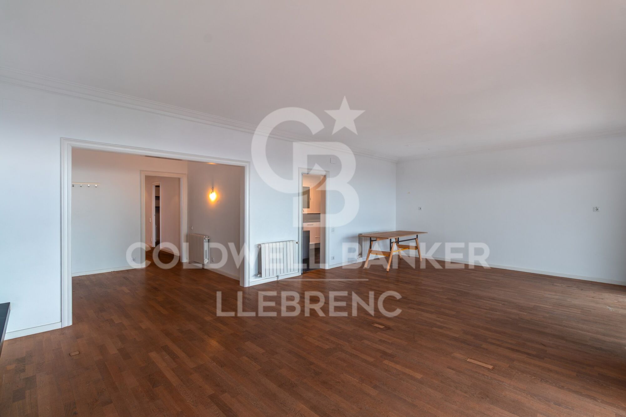 Spectacular 163 m² flat with 4 bedrooms, 30 m² terrace, parking and storage room, with impressive