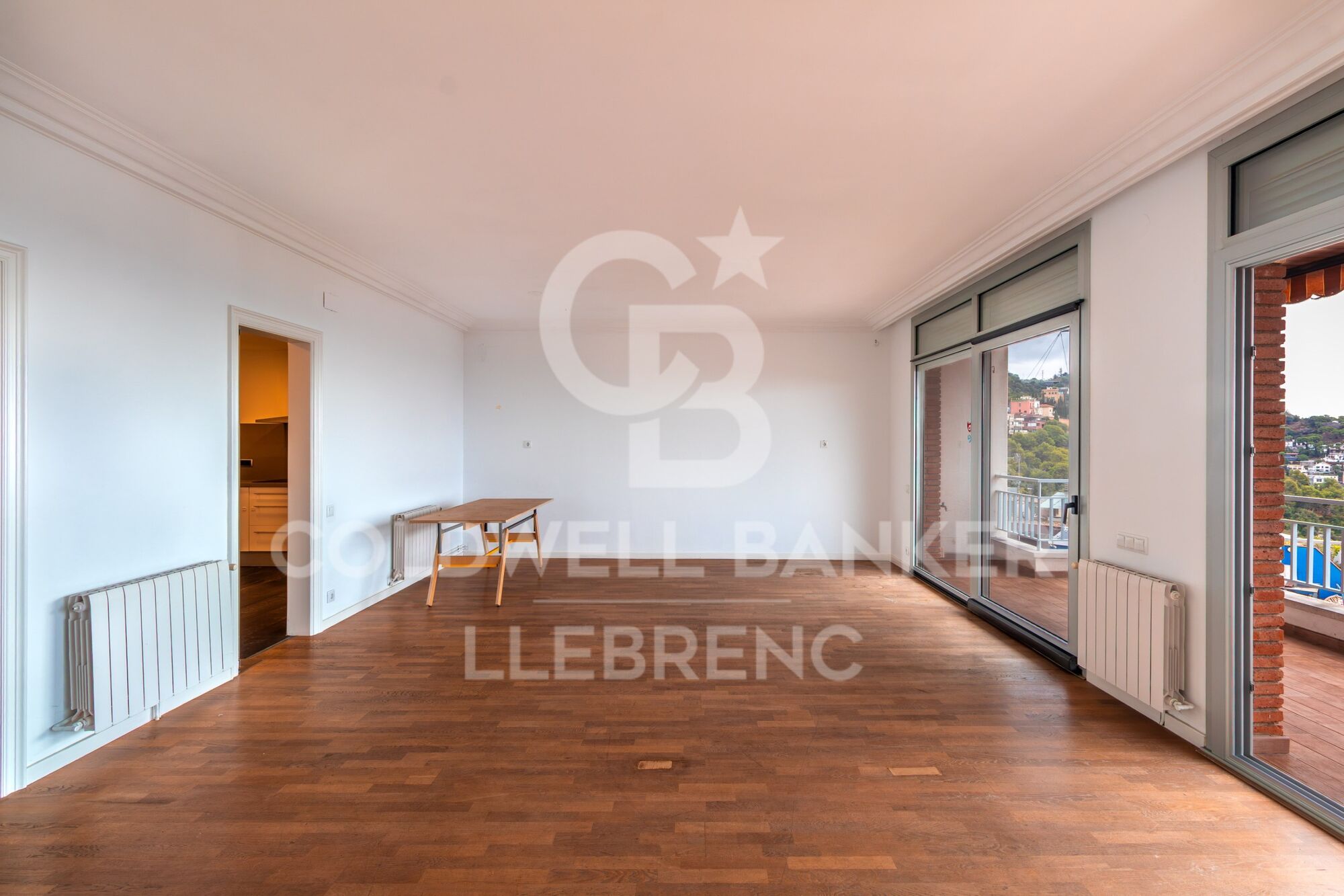 Spectacular 163 m² flat with 4 bedrooms, 30 m² terrace, parking and storage room, with impressive