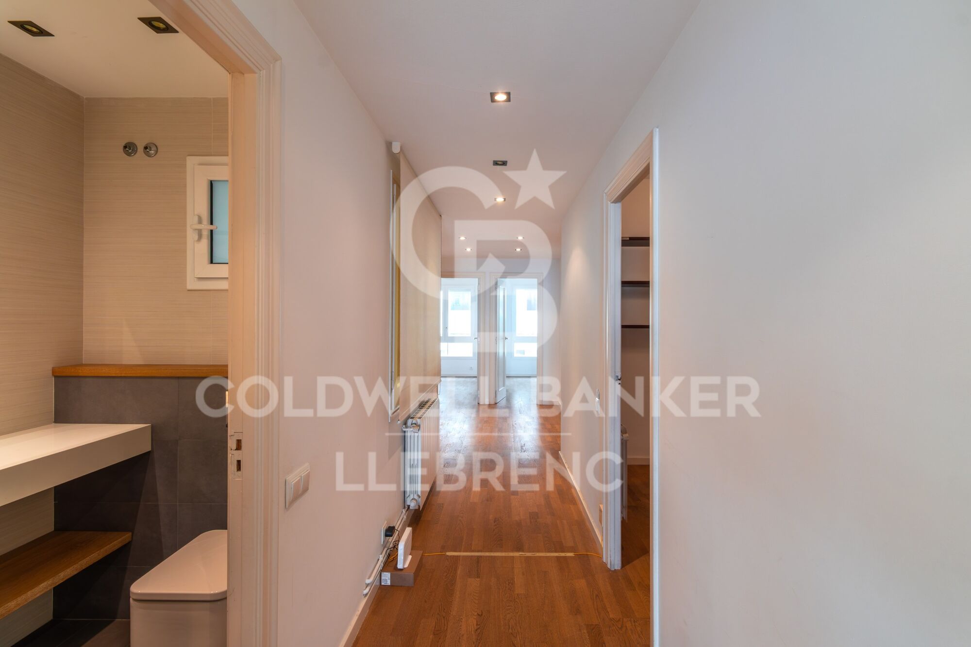 Spectacular 163 m² flat with 4 bedrooms, 30 m² terrace, parking and storage room, with impressive