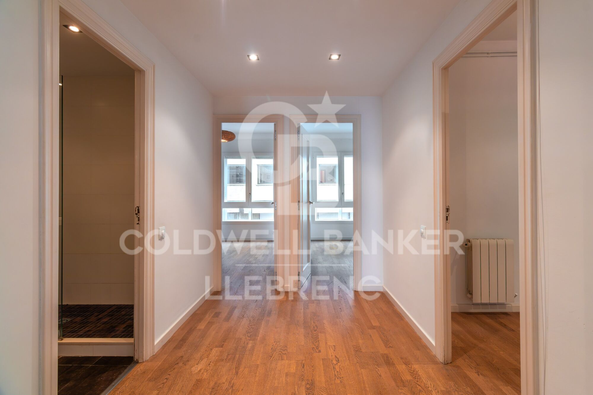 Spectacular 163 m² flat with 4 bedrooms, 30 m² terrace, parking and storage room, with impressive
