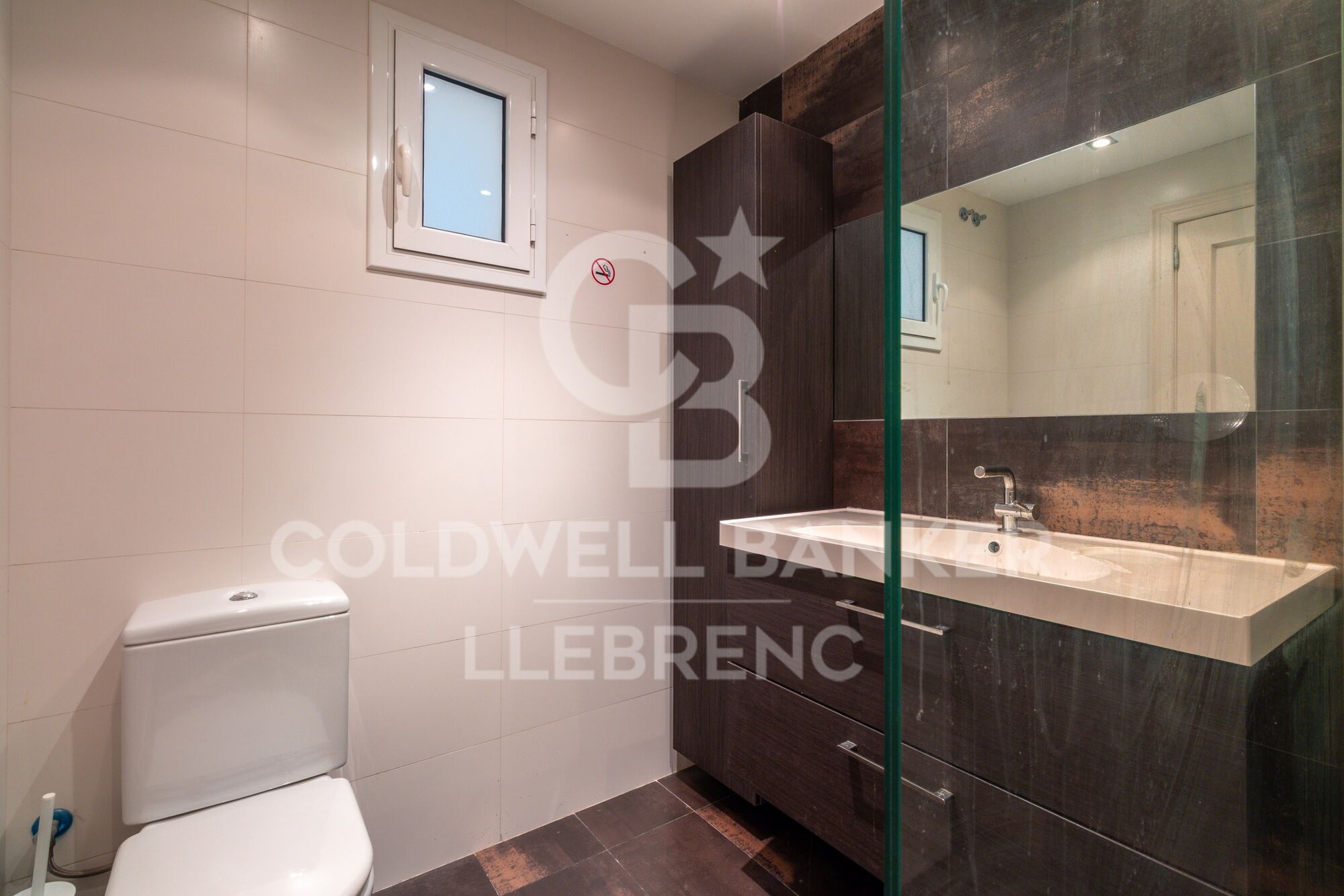 Spectacular 163 m² flat with 4 bedrooms, 30 m² terrace, parking and storage room, with impressive