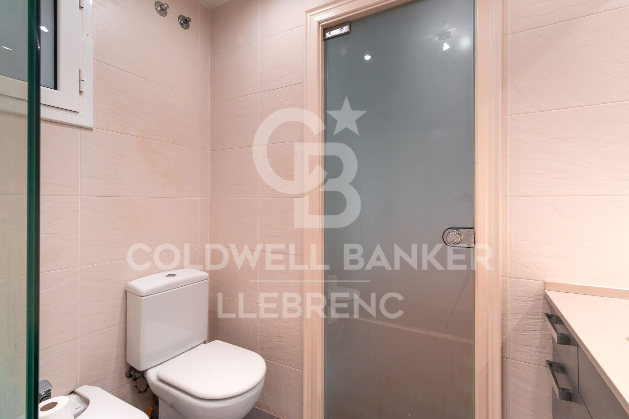 Spectacular 163 m² flat with 4 bedrooms, 30 m² terrace, parking and storage room, with impressive