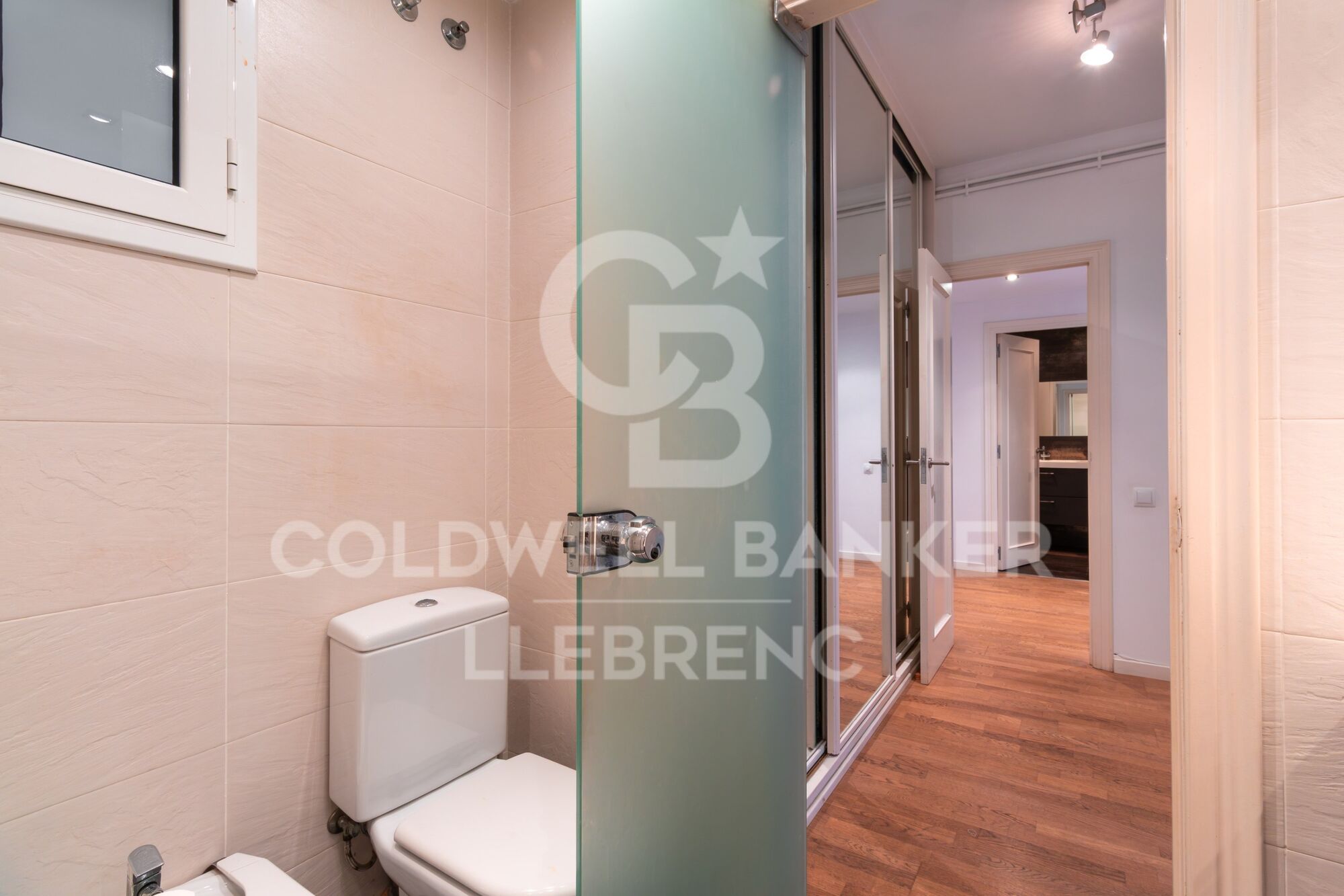 Spectacular 163 m² flat with 4 bedrooms, 30 m² terrace, parking and storage room, with impressive