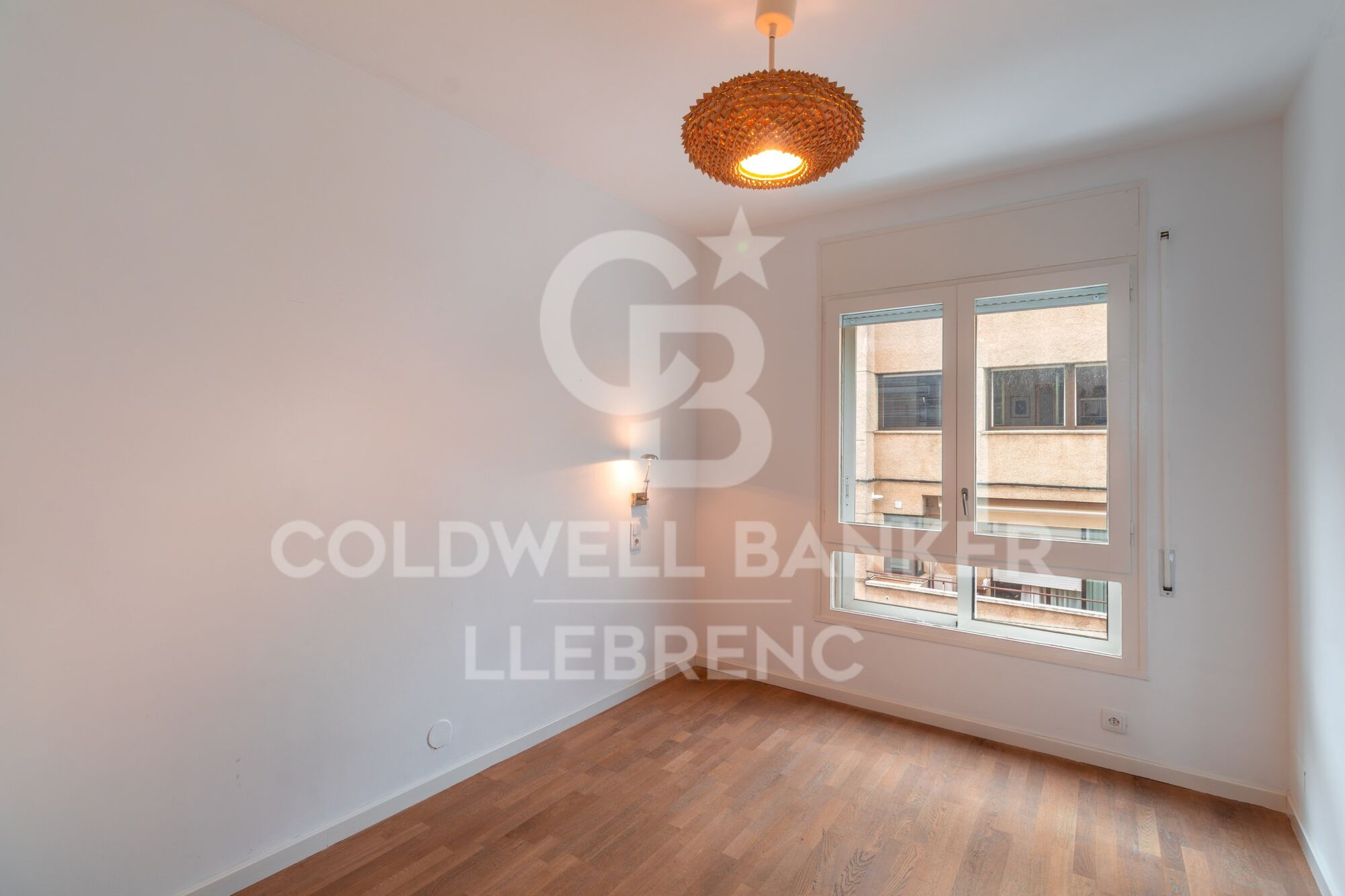 Spectacular 163 m² flat with 4 bedrooms, 30 m² terrace, parking and storage room, with impressive