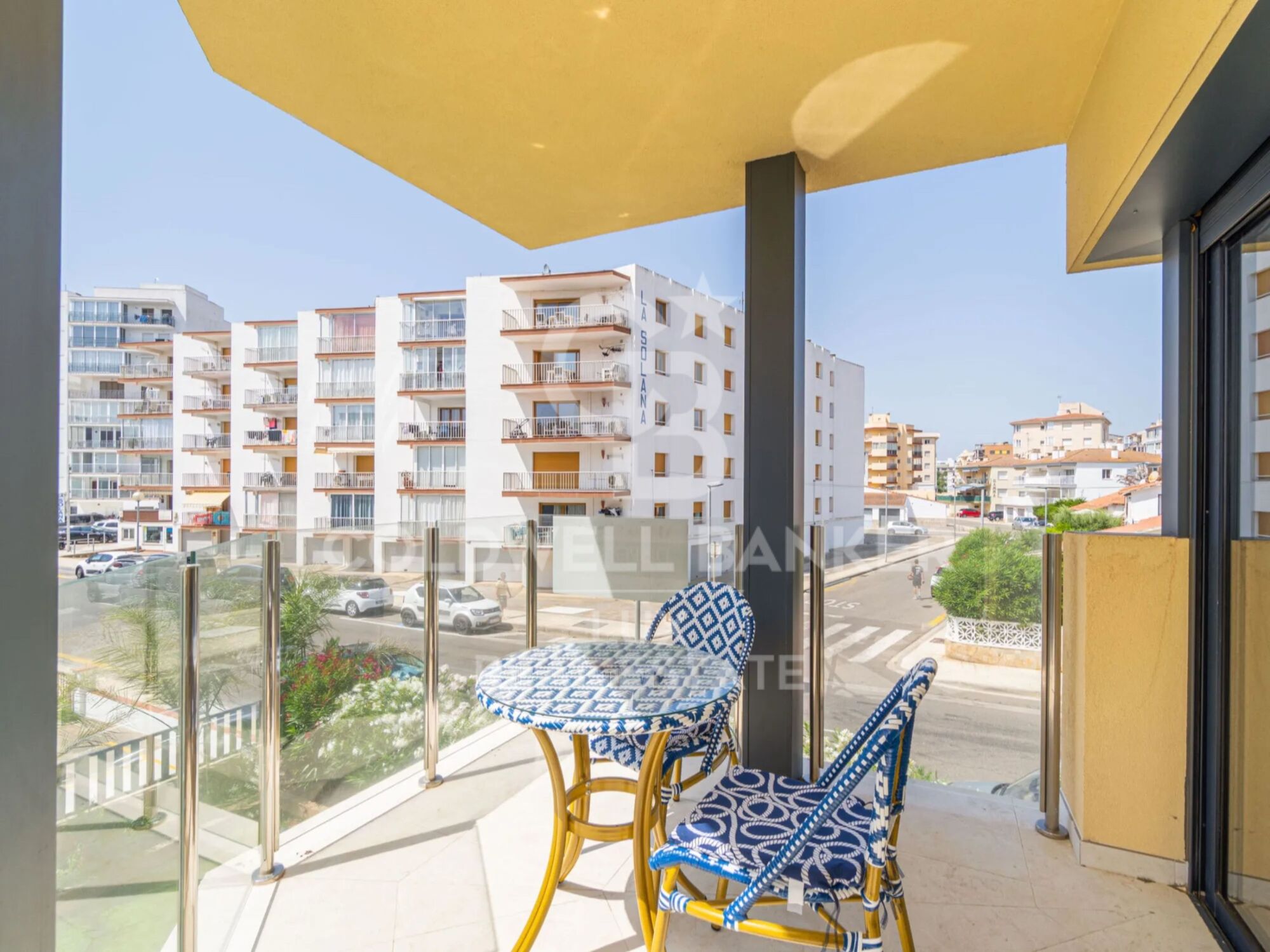 Apartment with covered terrace