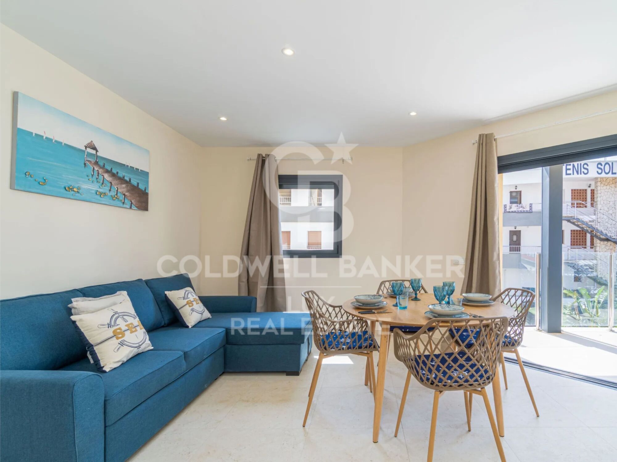 Apartment with covered terrace