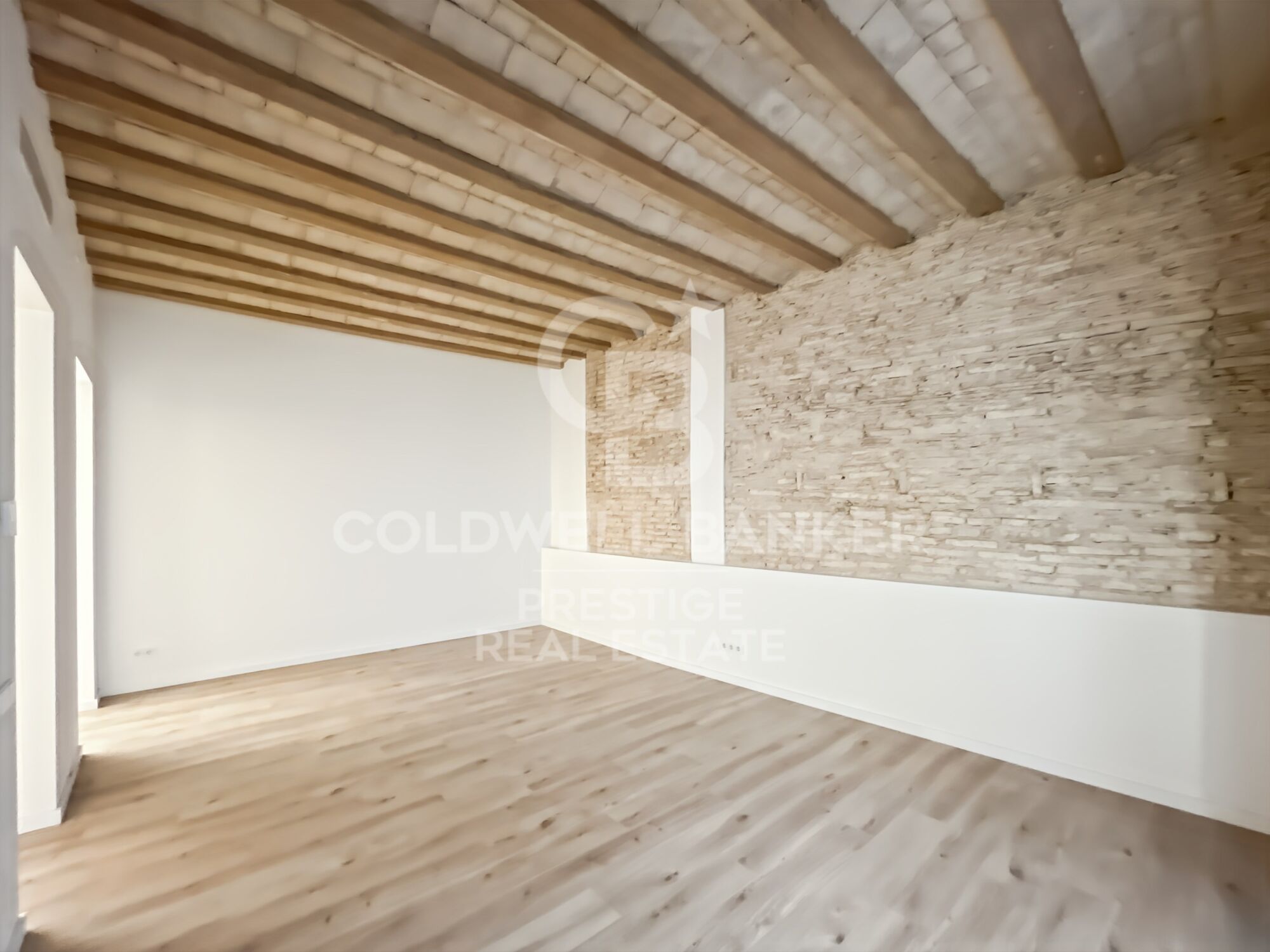 En venta piso en edificio reformado en el Gótico con terraza comunitaria, Barcelona
