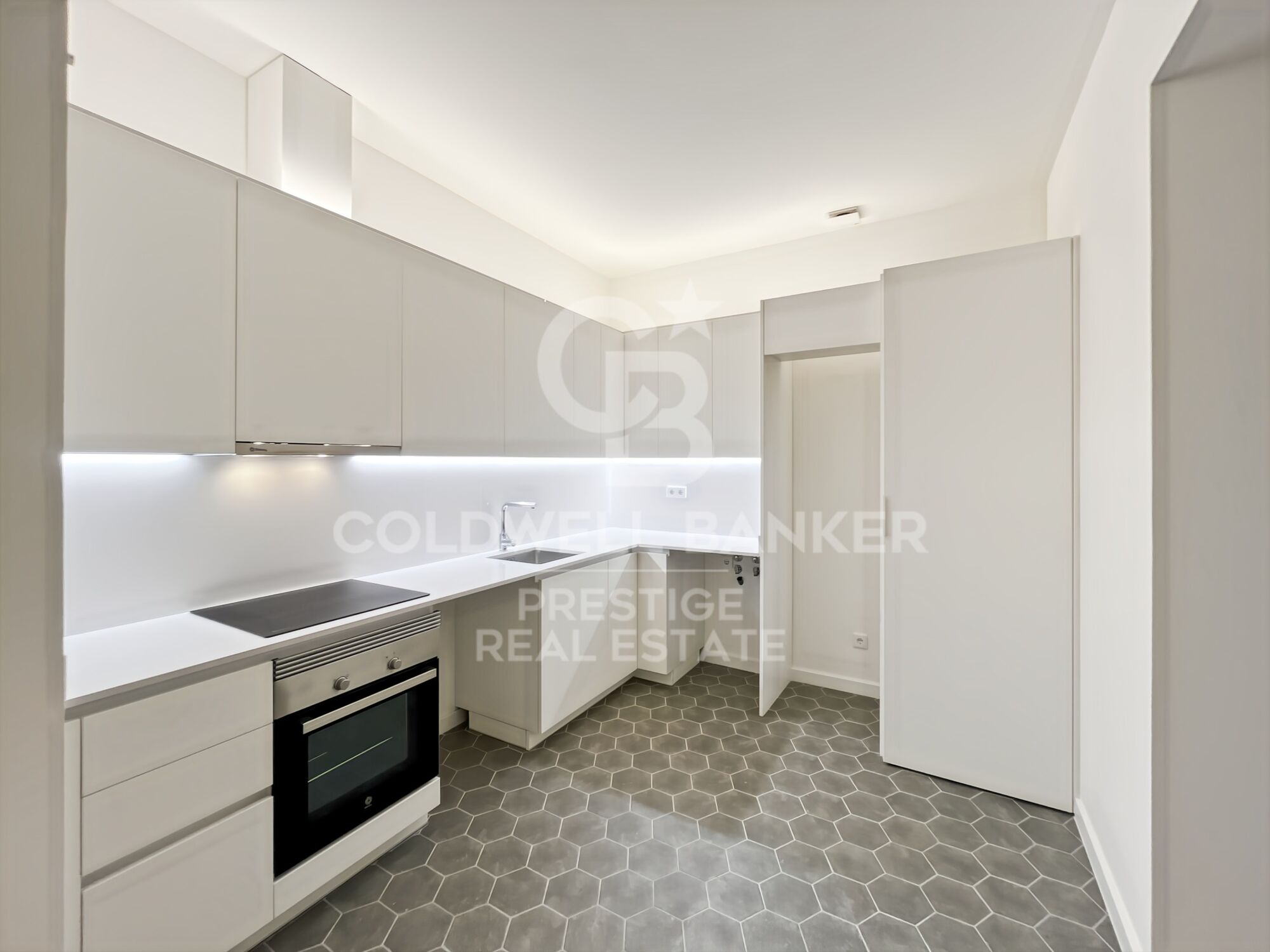 En venta piso en edificio reformado en el Gótico con terraza comunitaria, Barcelona