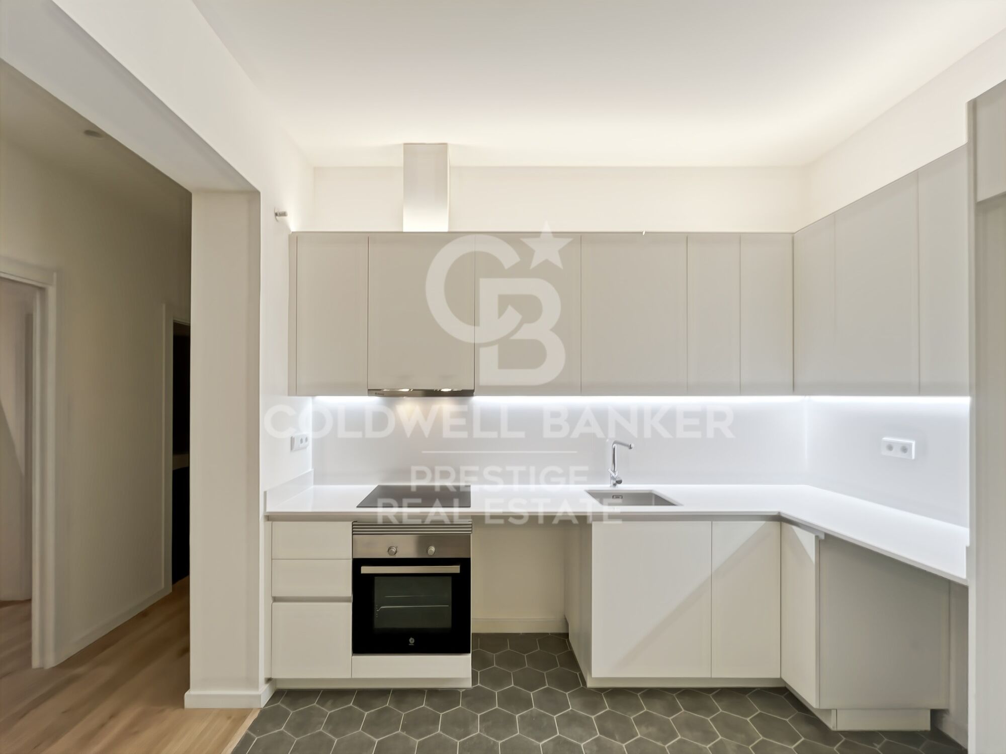 En venta piso en edificio reformado en el Gótico con terraza comunitaria, Barcelona