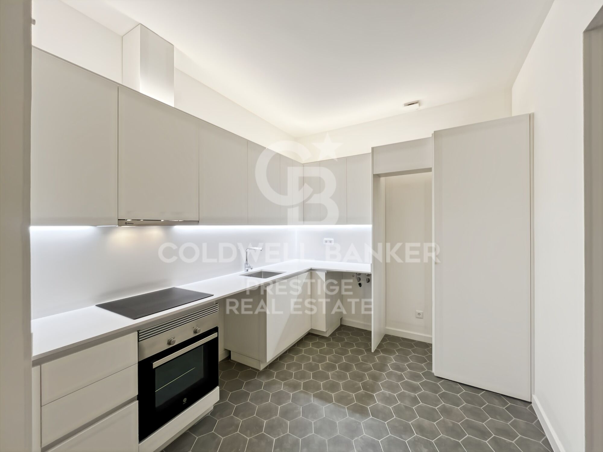 En venta piso en edificio reformado en el Gótico con terraza comunitaria, Barcelona