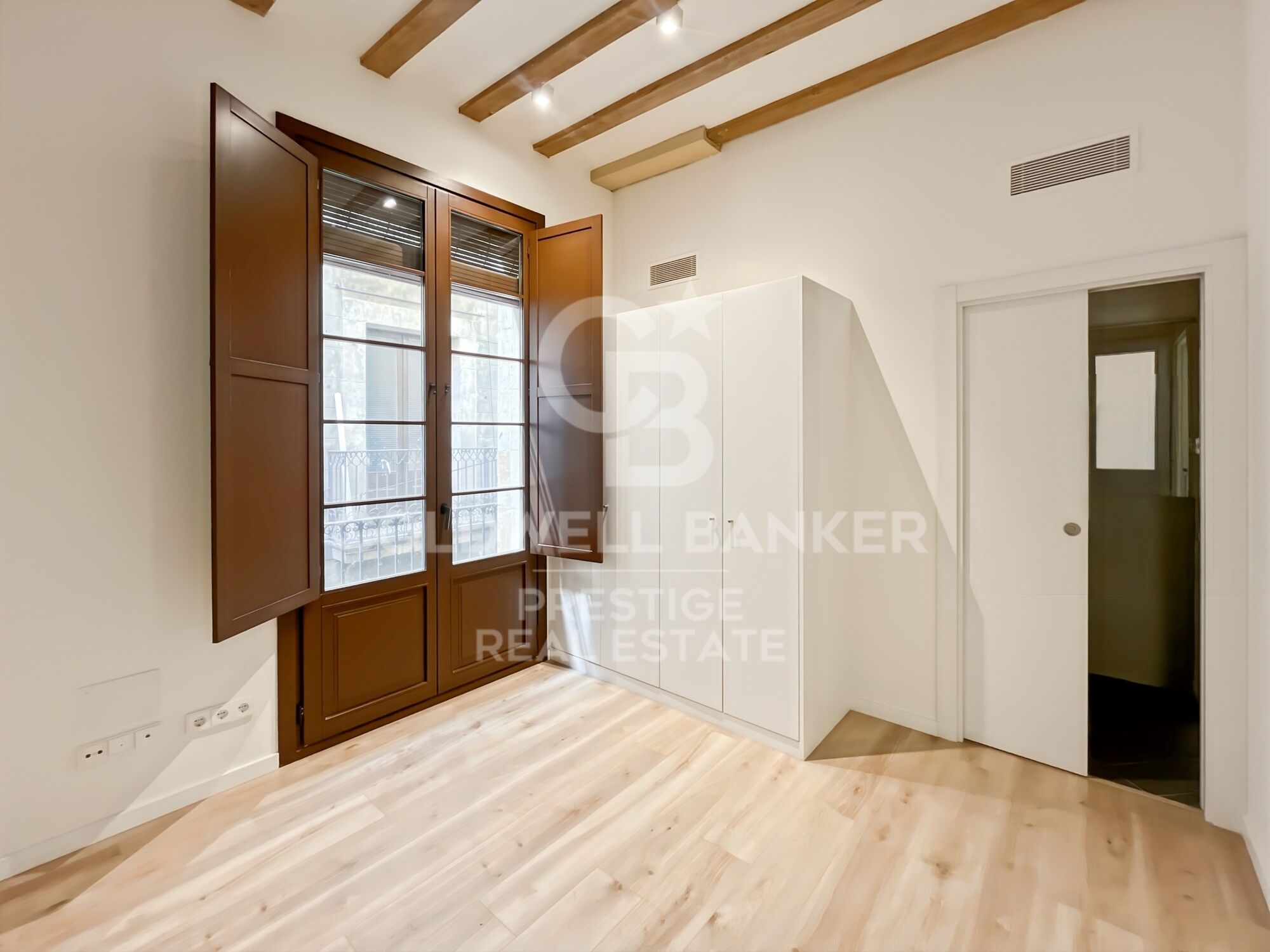 En venta piso en edificio reformado en el Gótico con terraza comunitaria, Barcelona