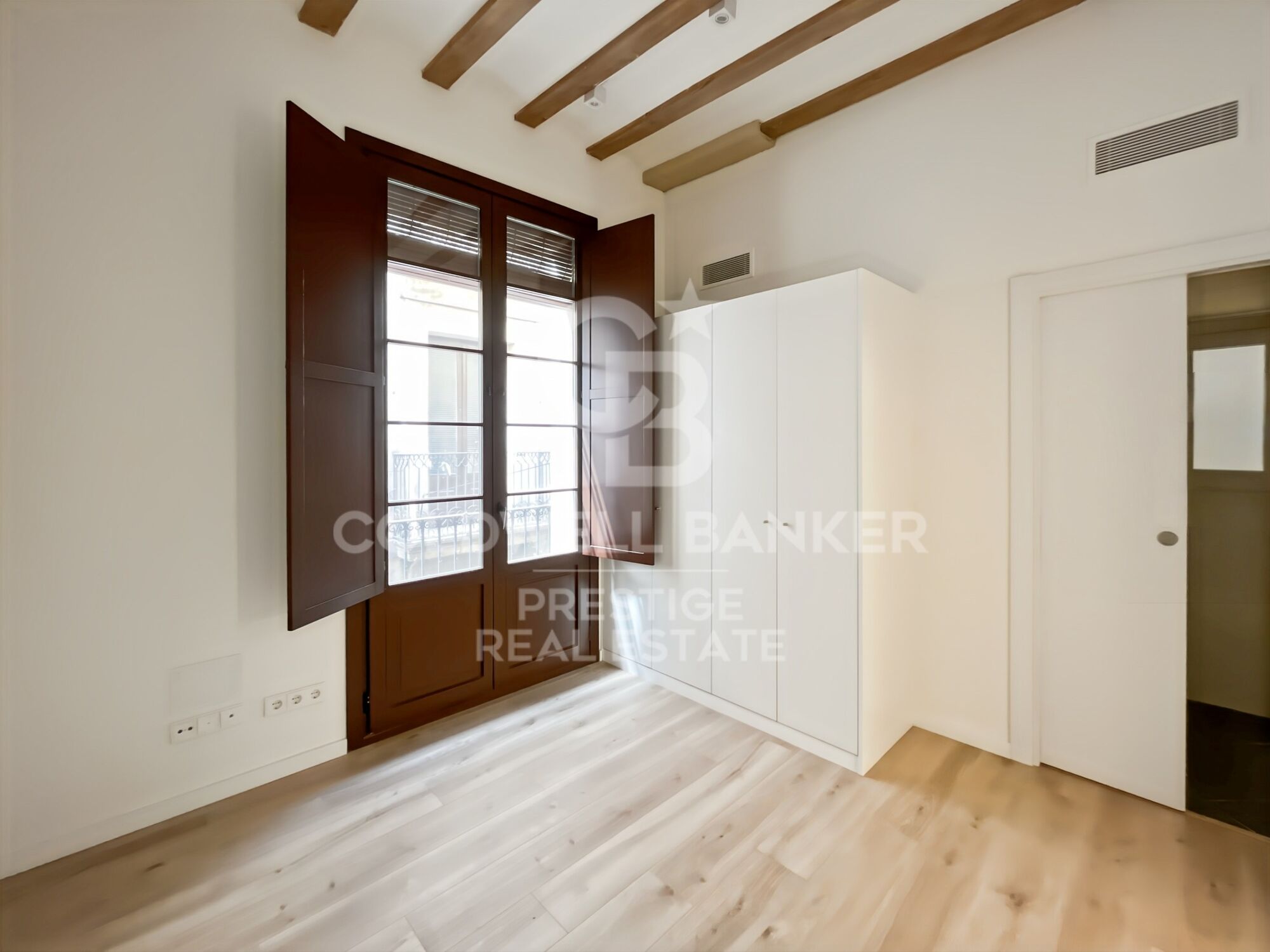 En venta piso en edificio reformado en el Gótico con terraza comunitaria, Barcelona