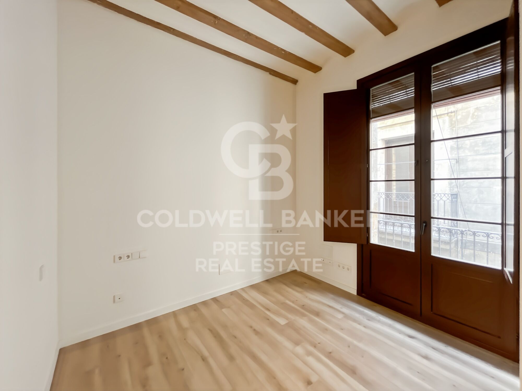 En venta piso en edificio reformado en el Gótico con terraza comunitaria, Barcelona