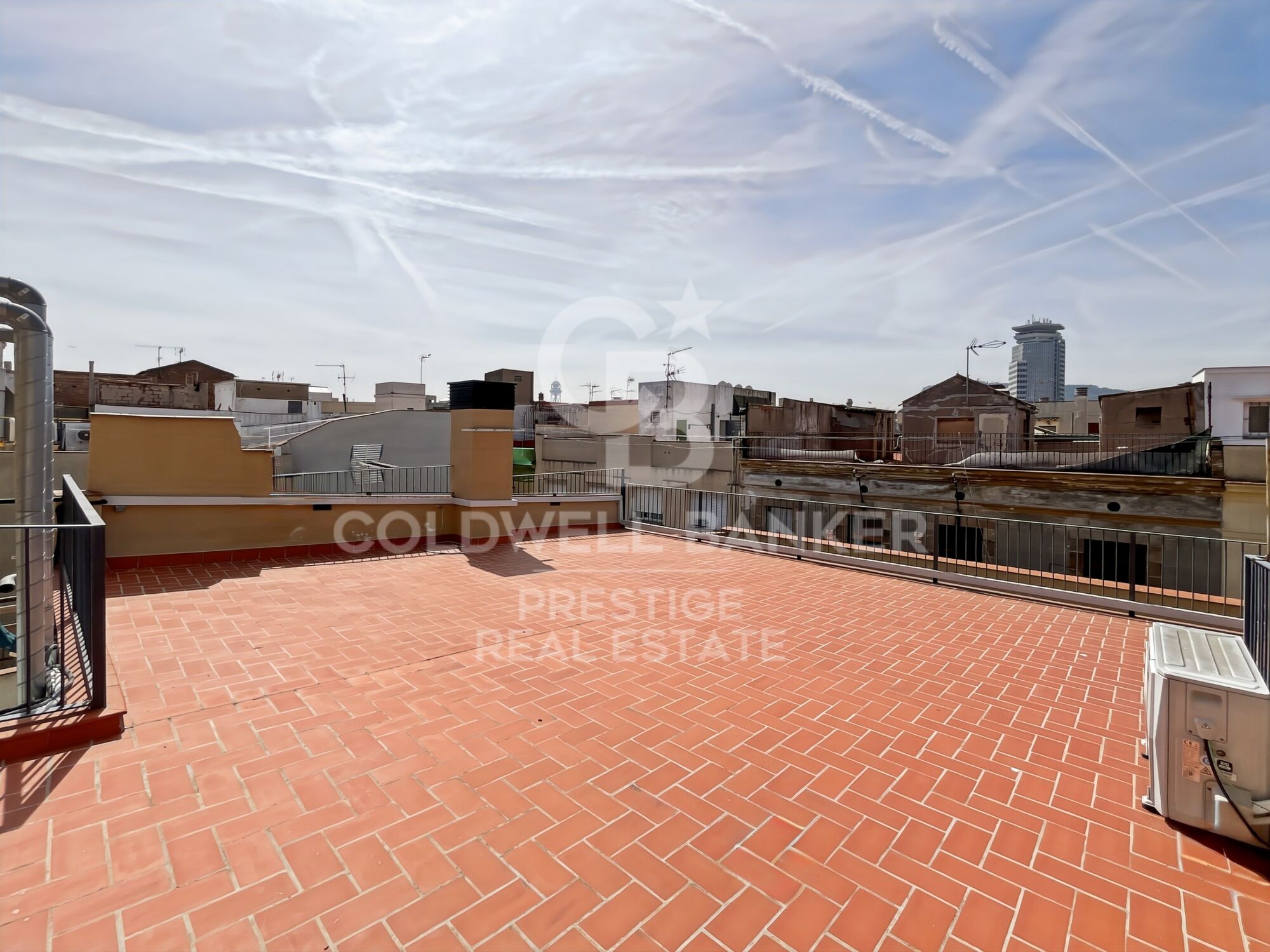 En venta piso en edificio reformado en el Gótico con terraza comunitaria, Barcelona