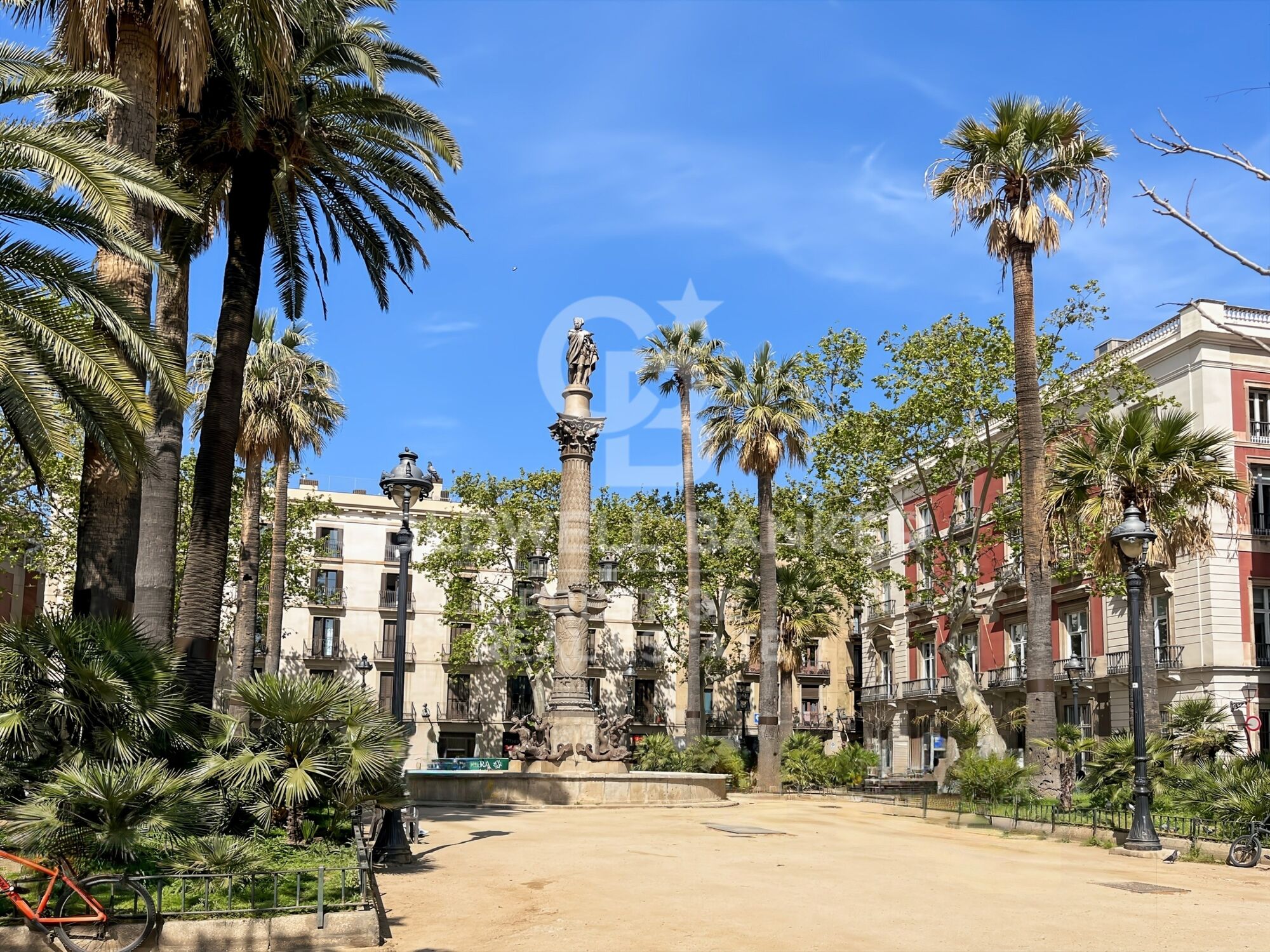 En venta piso en edificio reformado en el Gótico con terraza comunitaria, Barcelona