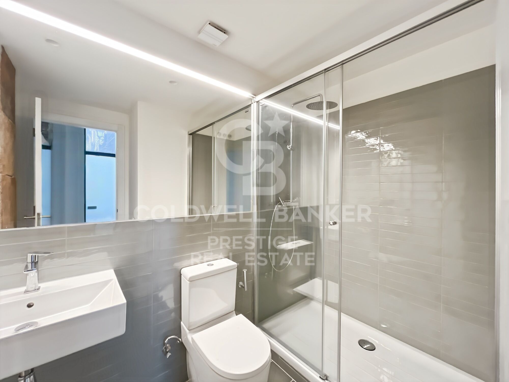 Flat for sale in a refurbished building in the Gothic Quarter, just a short walk from the sea