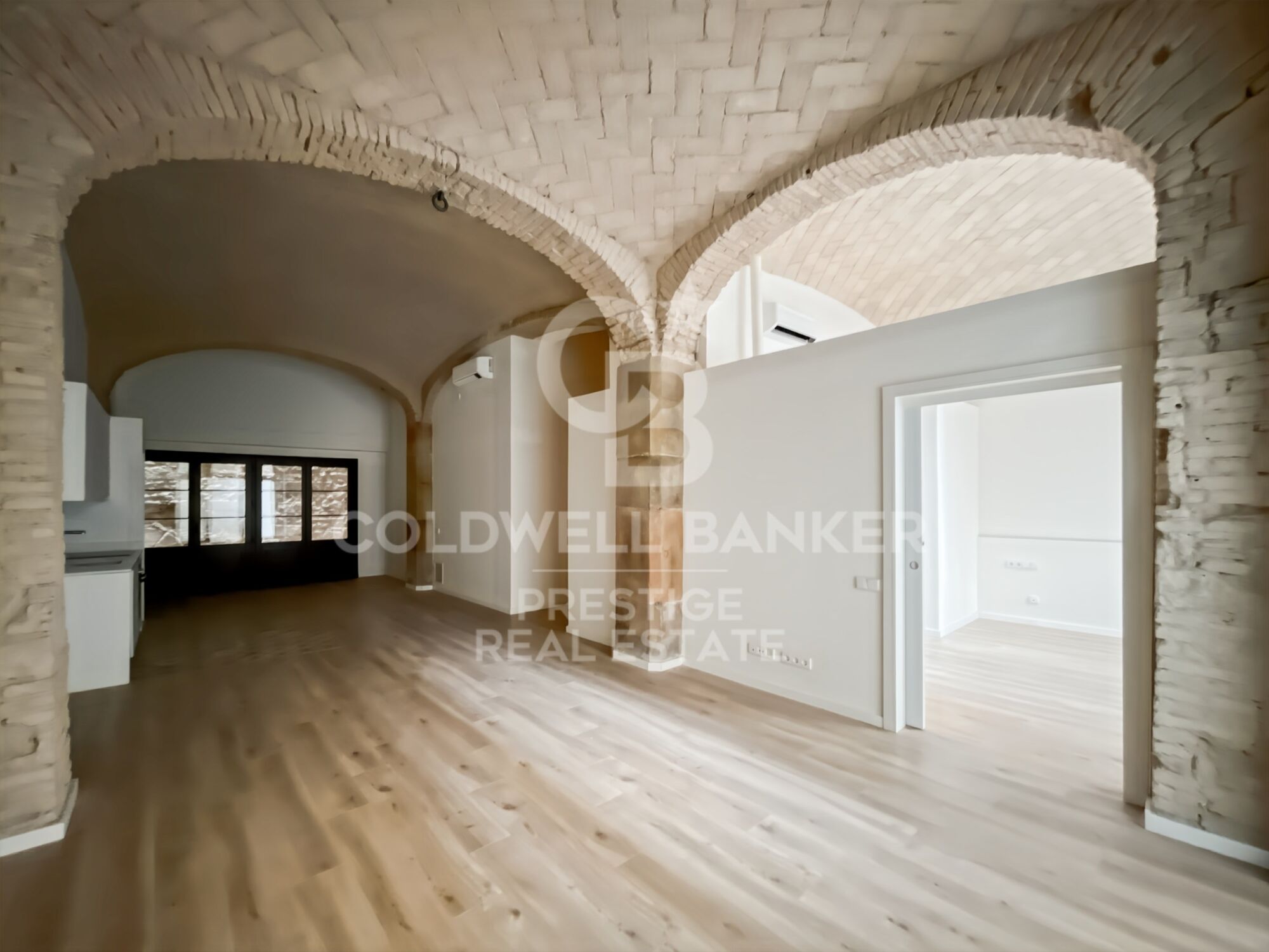 Flat for sale in a refurbished building in the Gothic Quarter, just a short walk from the sea