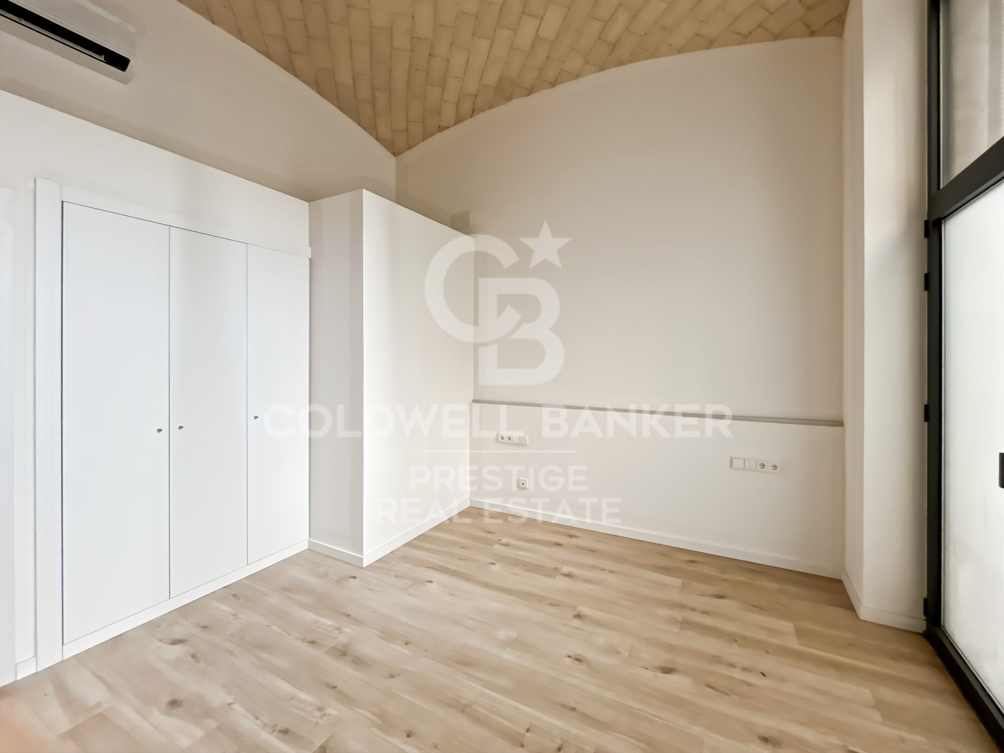 Flat for sale in a refurbished building in the Gothic Quarter, just a short walk from the sea