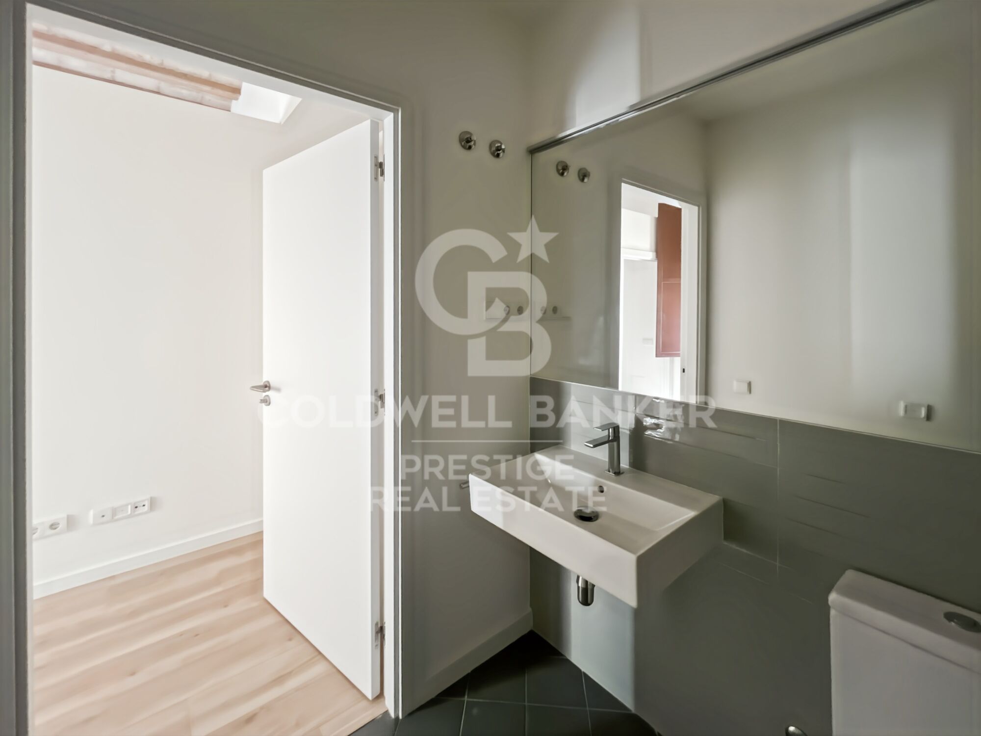 En venta piso en edificio reformado del Gótico, ideal como pied-à-terre en el centro de Barcelona