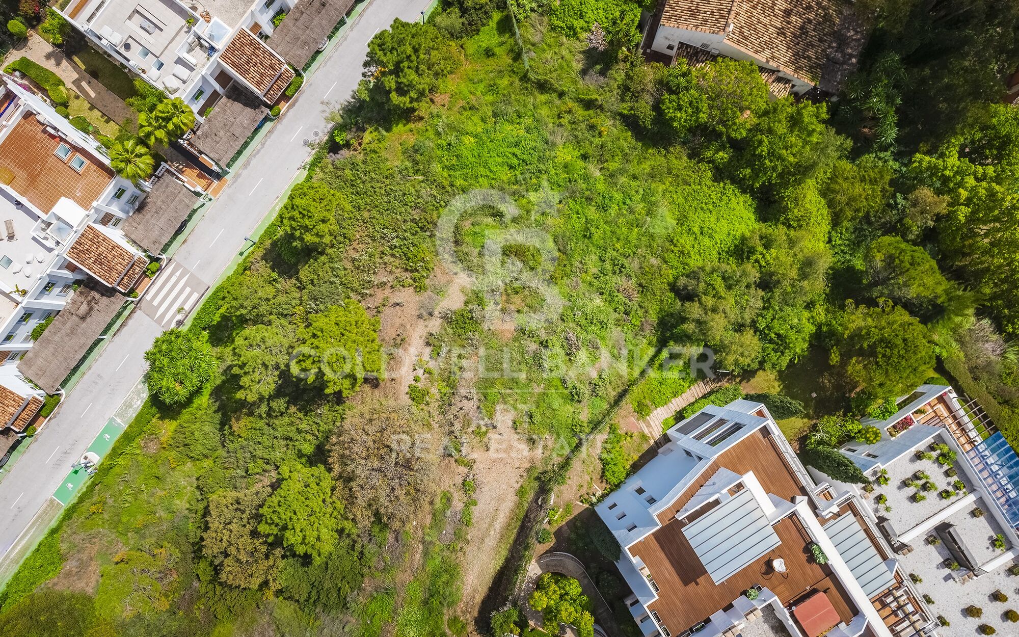 Einzigartige Gelegenheit, ein Grundstück mit einem Projekt mit Panoramablick auf das Meer zu erwerben
