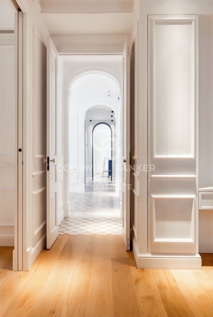 Appartement haut et lumineux entièrement rénové à Aribau/Rosellón