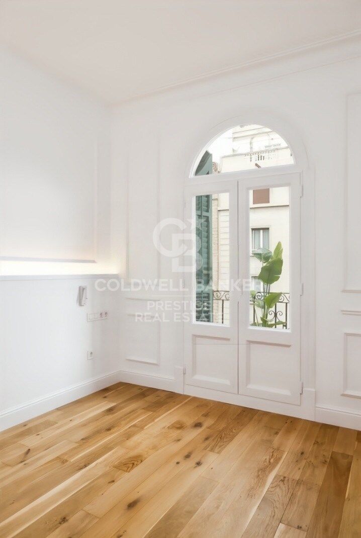 Appartement haut et lumineux entièrement rénové à Aribau/Rosellón