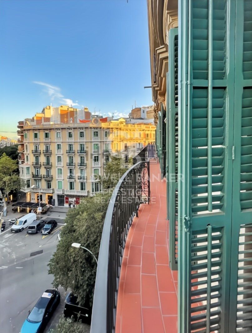 Appartement haut et lumineux entièrement rénové à Aribau/Rosellón