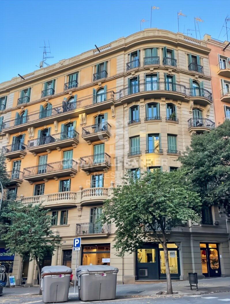 Appartement haut et lumineux entièrement rénové à Aribau/Rosellón