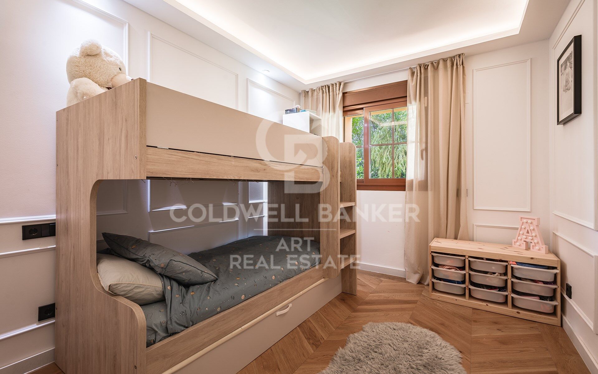Elegante Apartamento Reformado con Jardín Privado