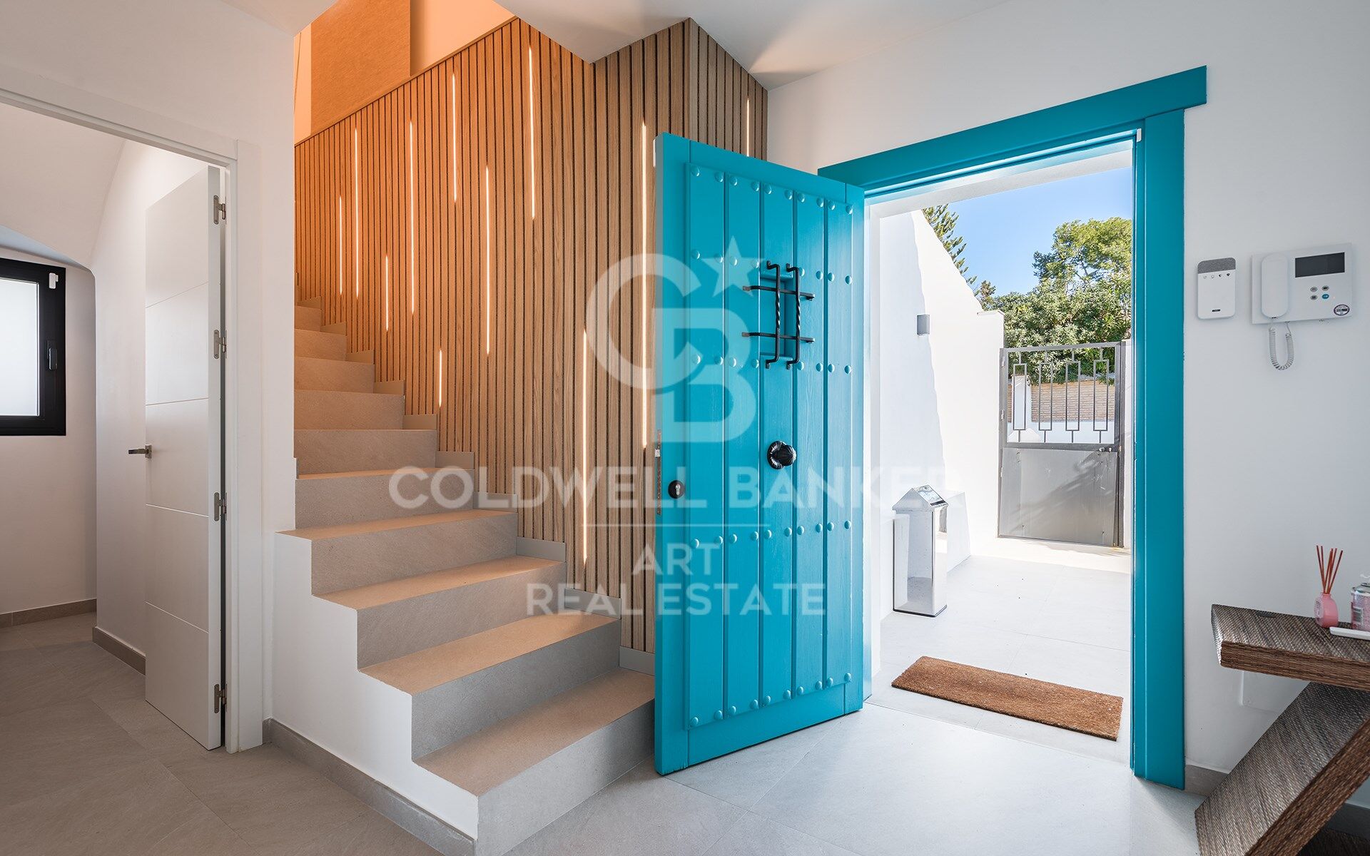 Villa Entièrement Rénovée en Première Ligne de Golf à Guadalmina Alta