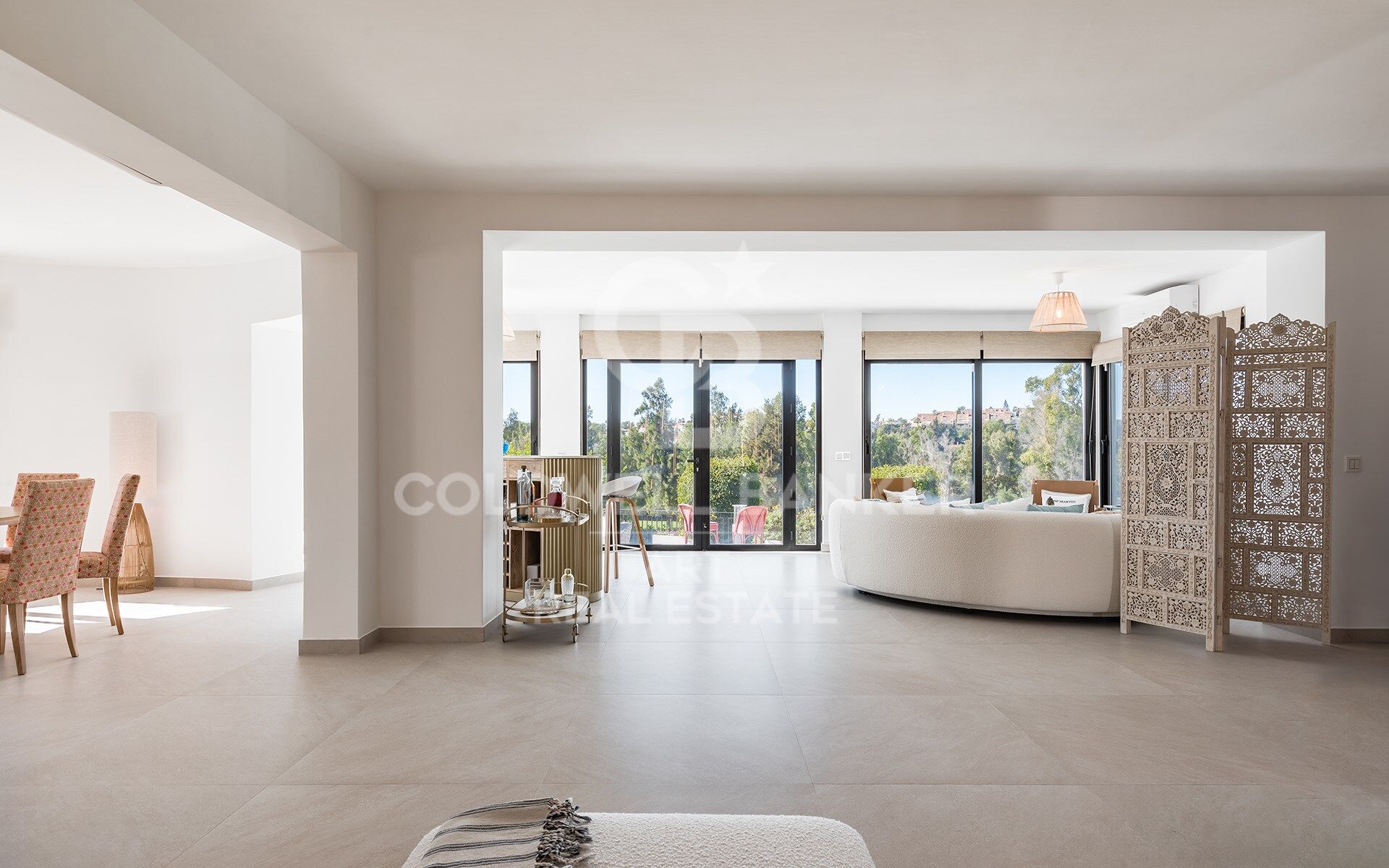 Villa Entièrement Rénovée en Première Ligne de Golf à Guadalmina Alta
