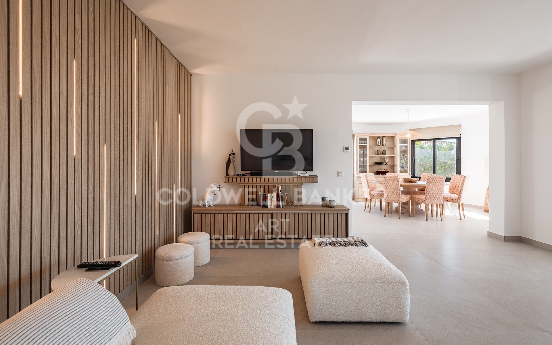 Villa Entièrement Rénovée en Première Ligne de Golf à Guadalmina Alta